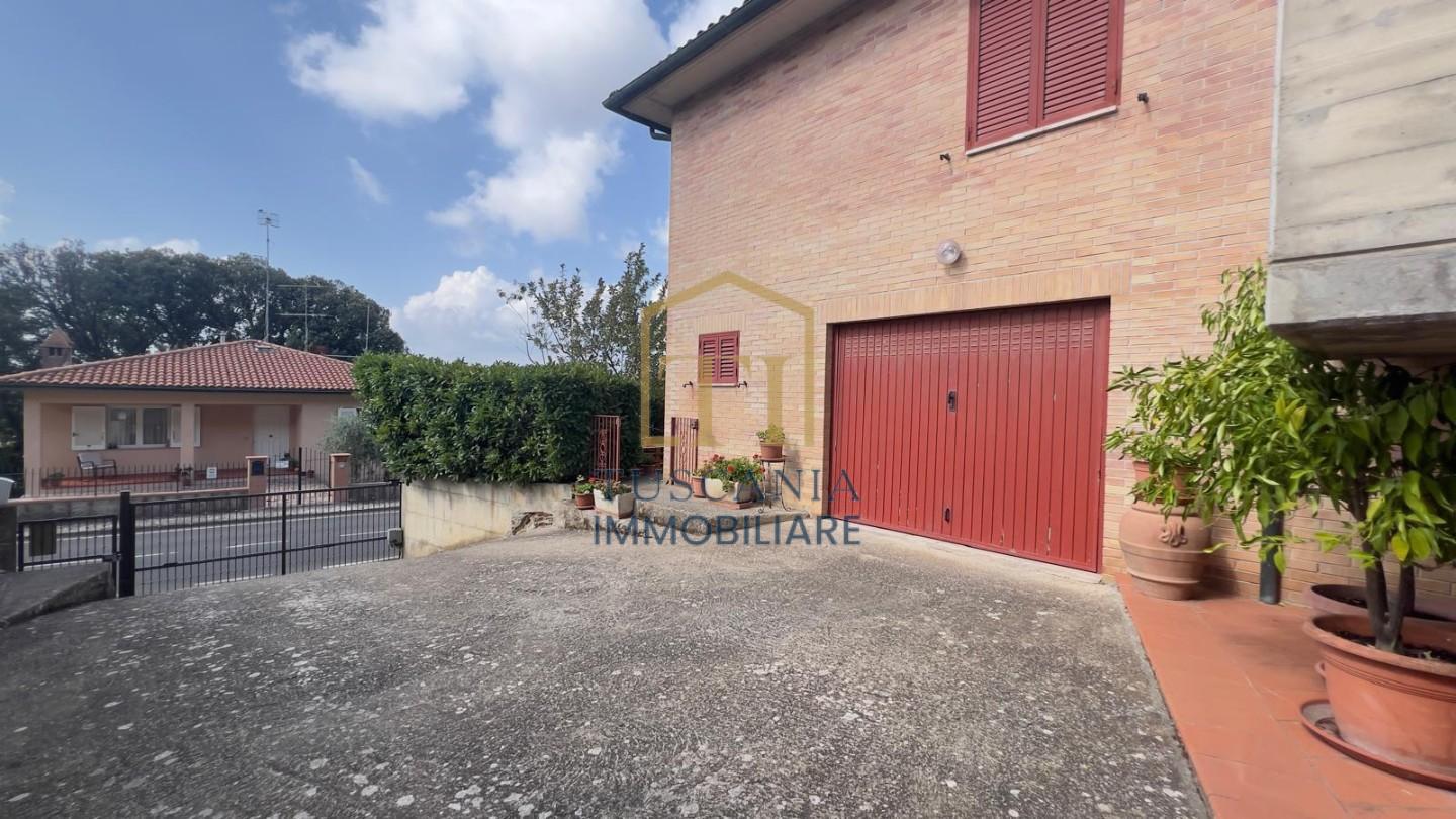 Quadrilocale con giardino a Radicondoli