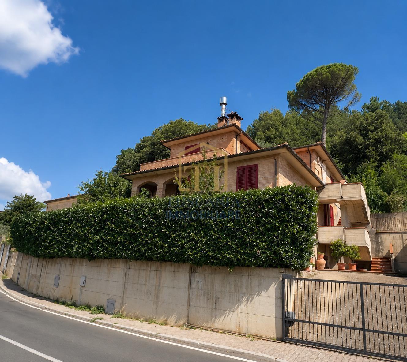 Quadrilocale con giardino a Radicondoli