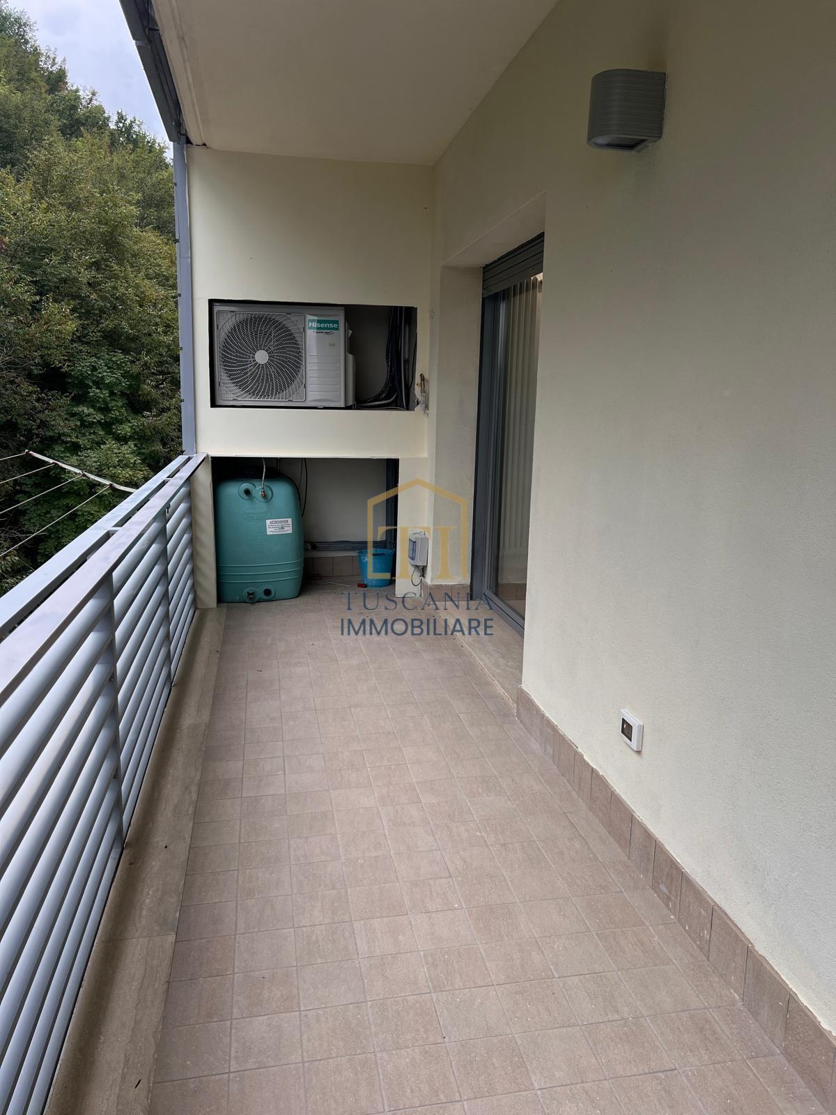 Quadrilocale con terrazzo a Colle di Val d'Elsa