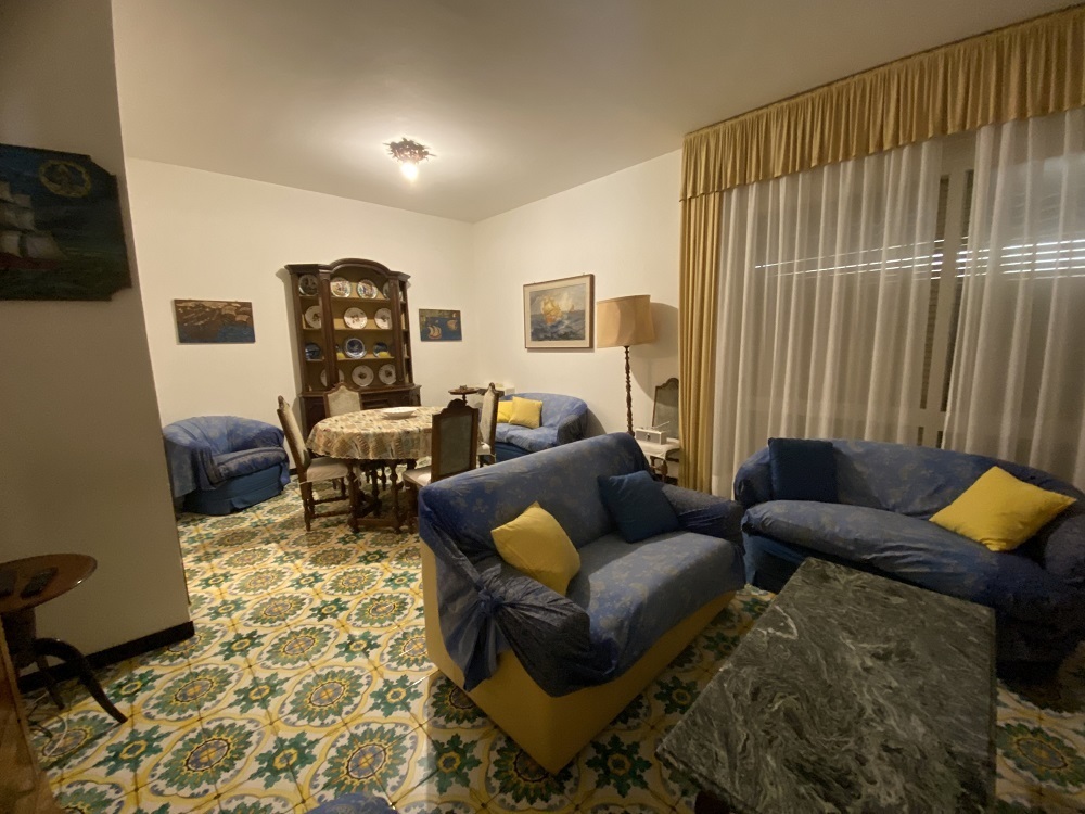 Appartamento con box doppio a Santa Margherita Ligure