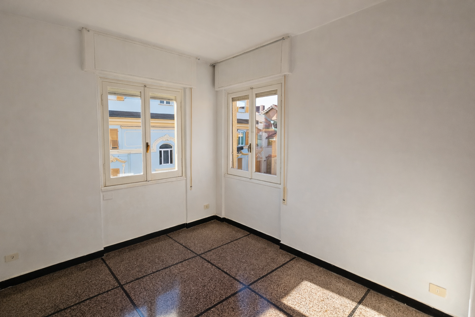 Trilocale da ristrutturare a Rapallo