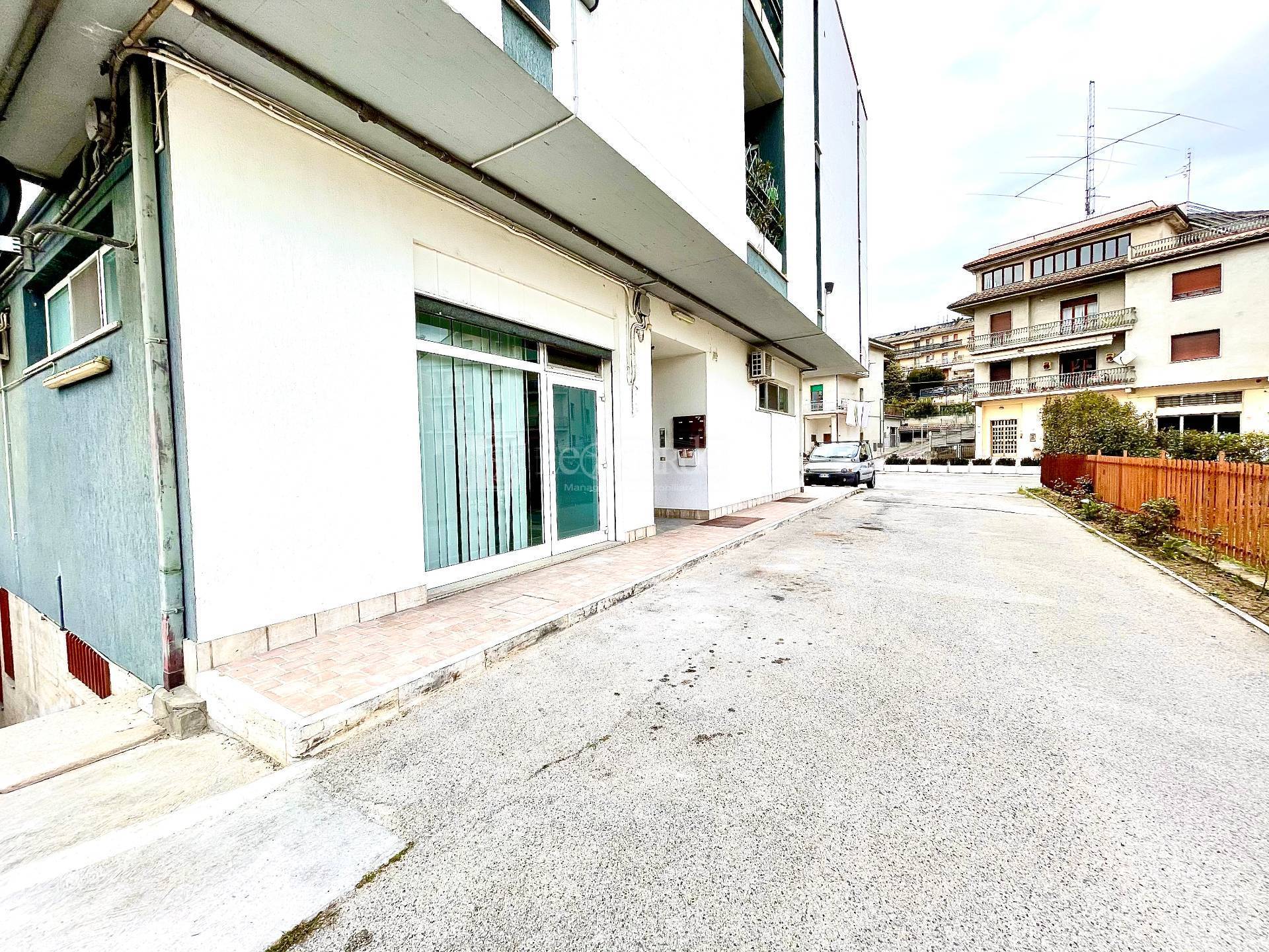Locale commerciale in affitto a Monsampolo del Tronto, Stella di Monsampolo