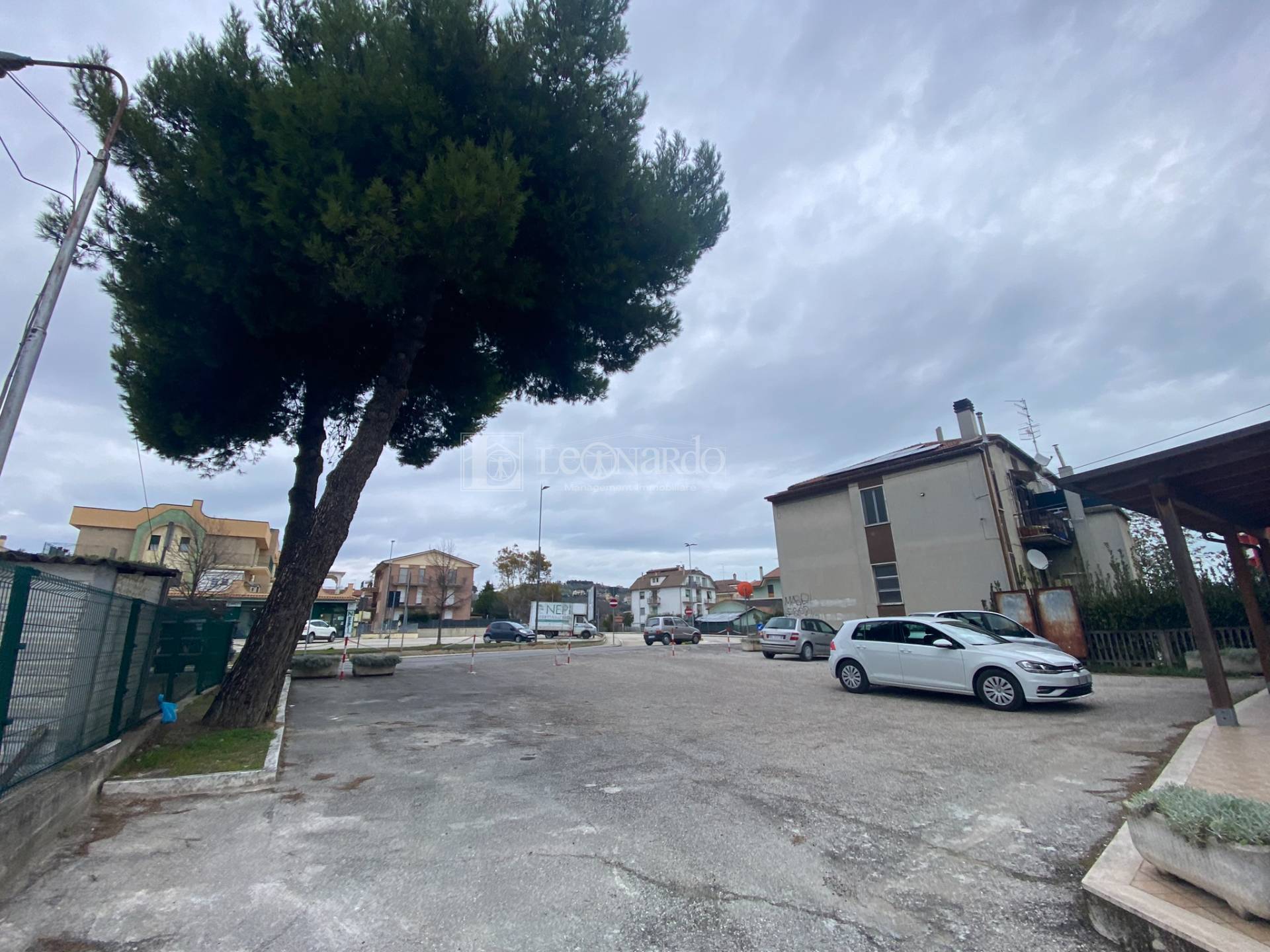 Locale commerciale in affitto a Monteprandone, Centobuchi