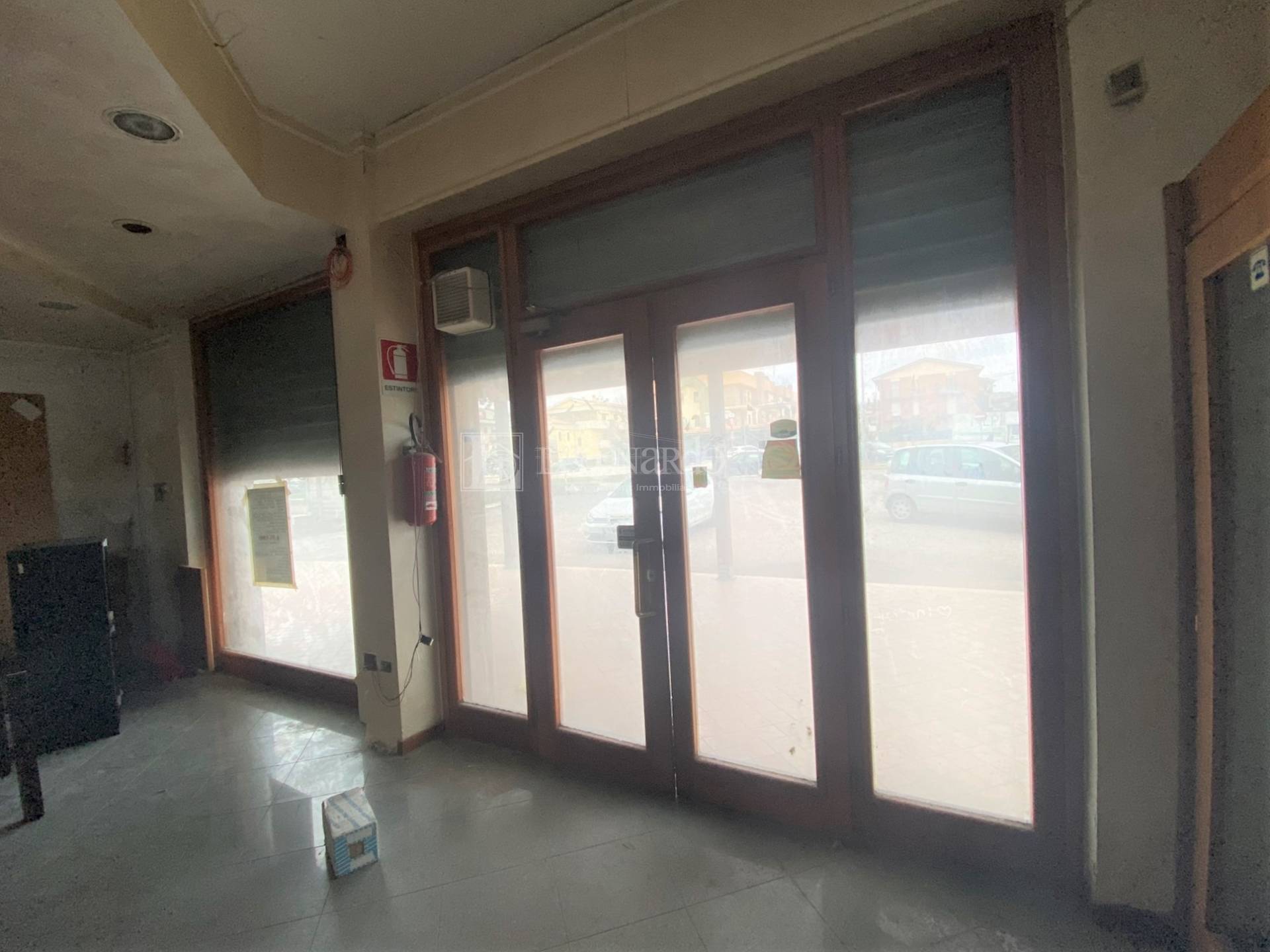 Locale commerciale in affitto a Monteprandone, Centobuchi