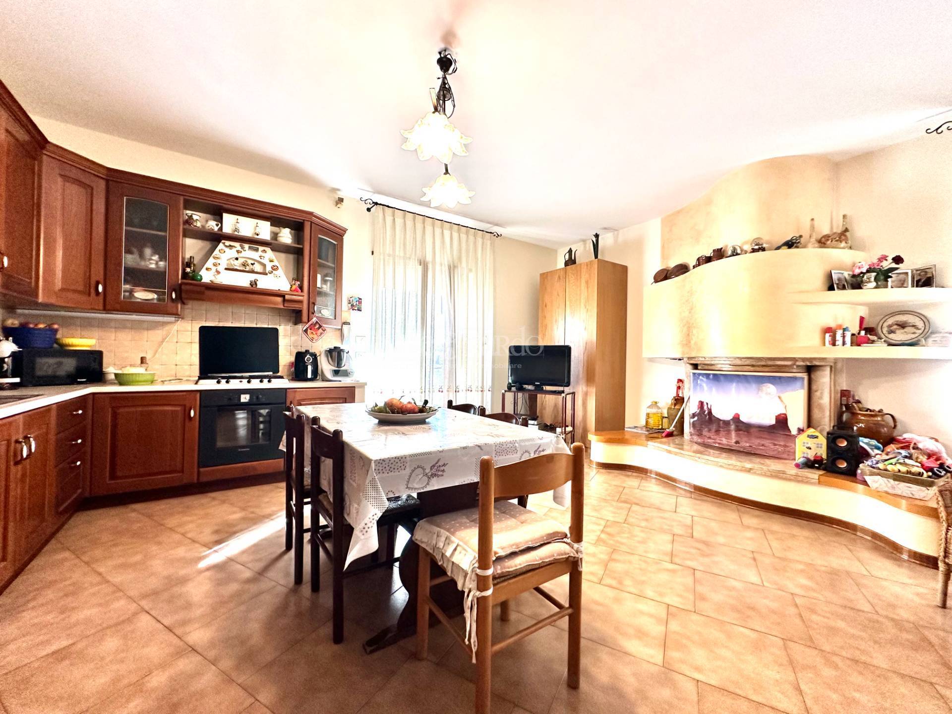 Appartamento in vendita a Colli del Tronto, Via Salaria