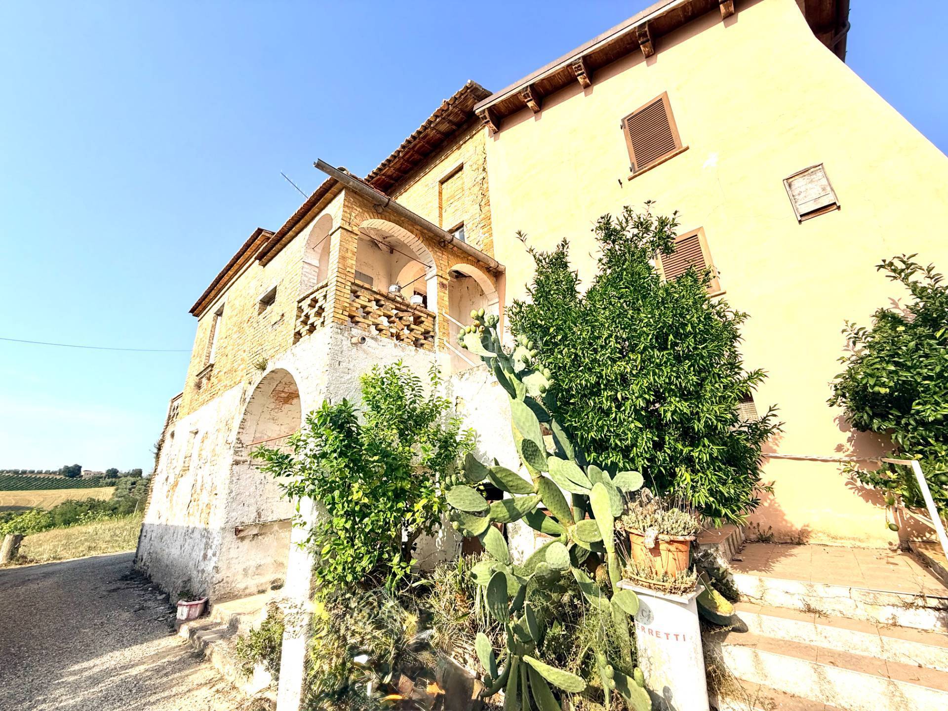 Rustico in vendita a Castorano