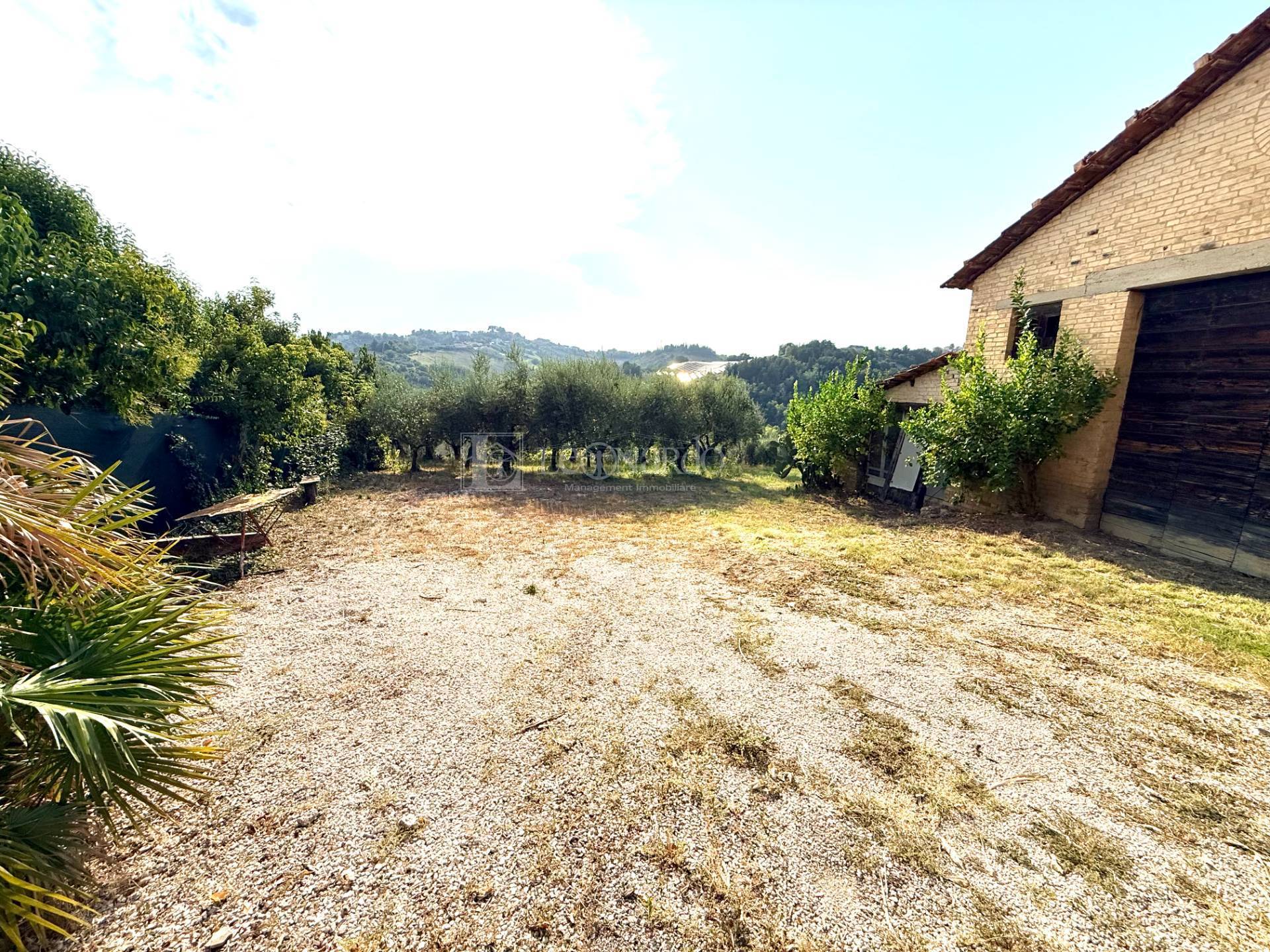 Rustico in vendita a Castorano