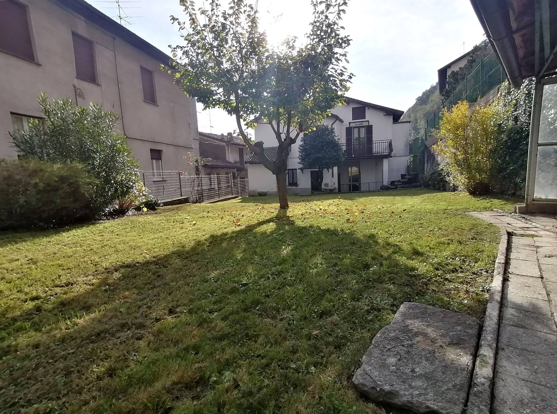 Villa con terrazzo a Lecco