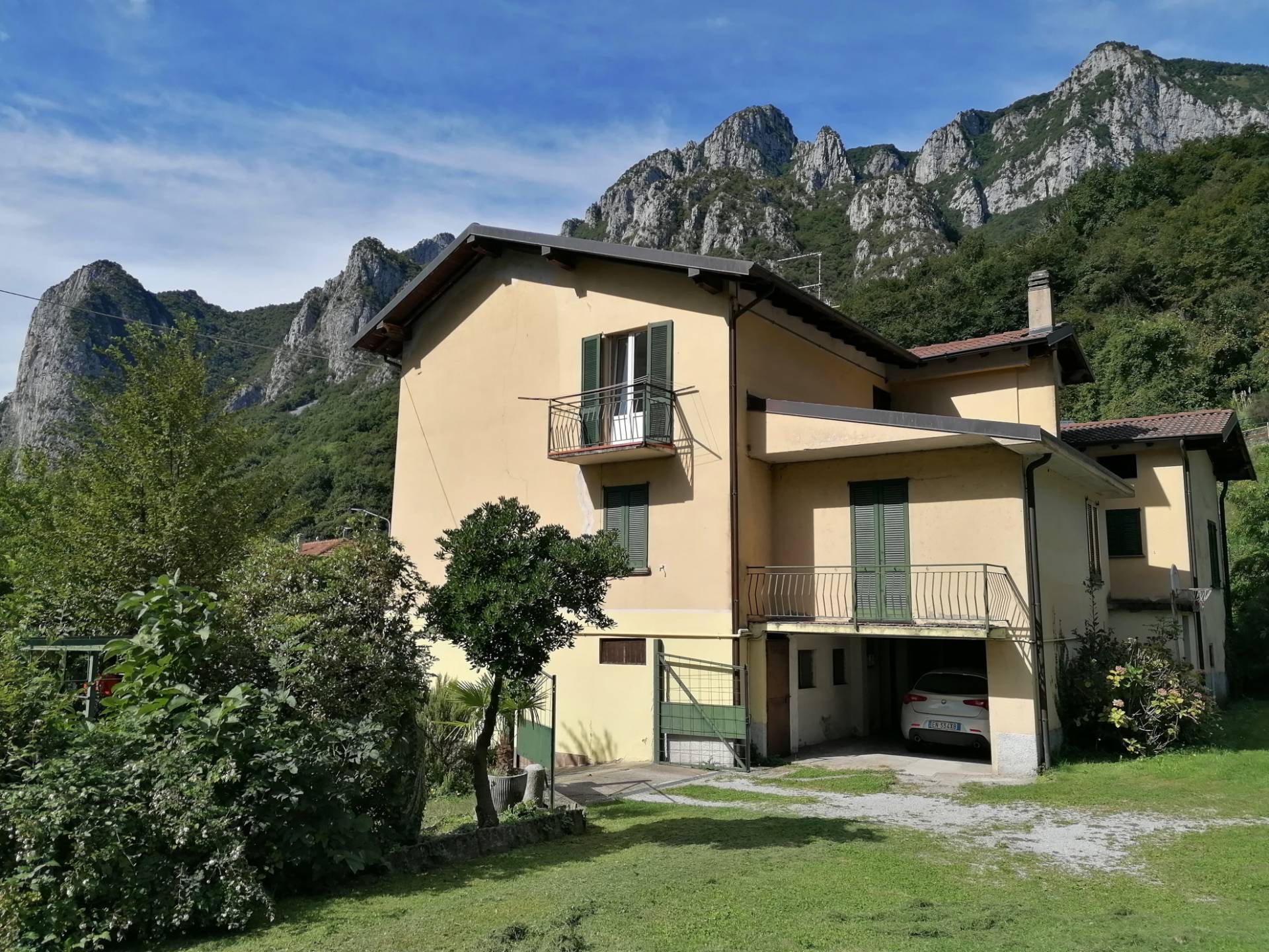 Casa Indipendente in vendita a Lecco