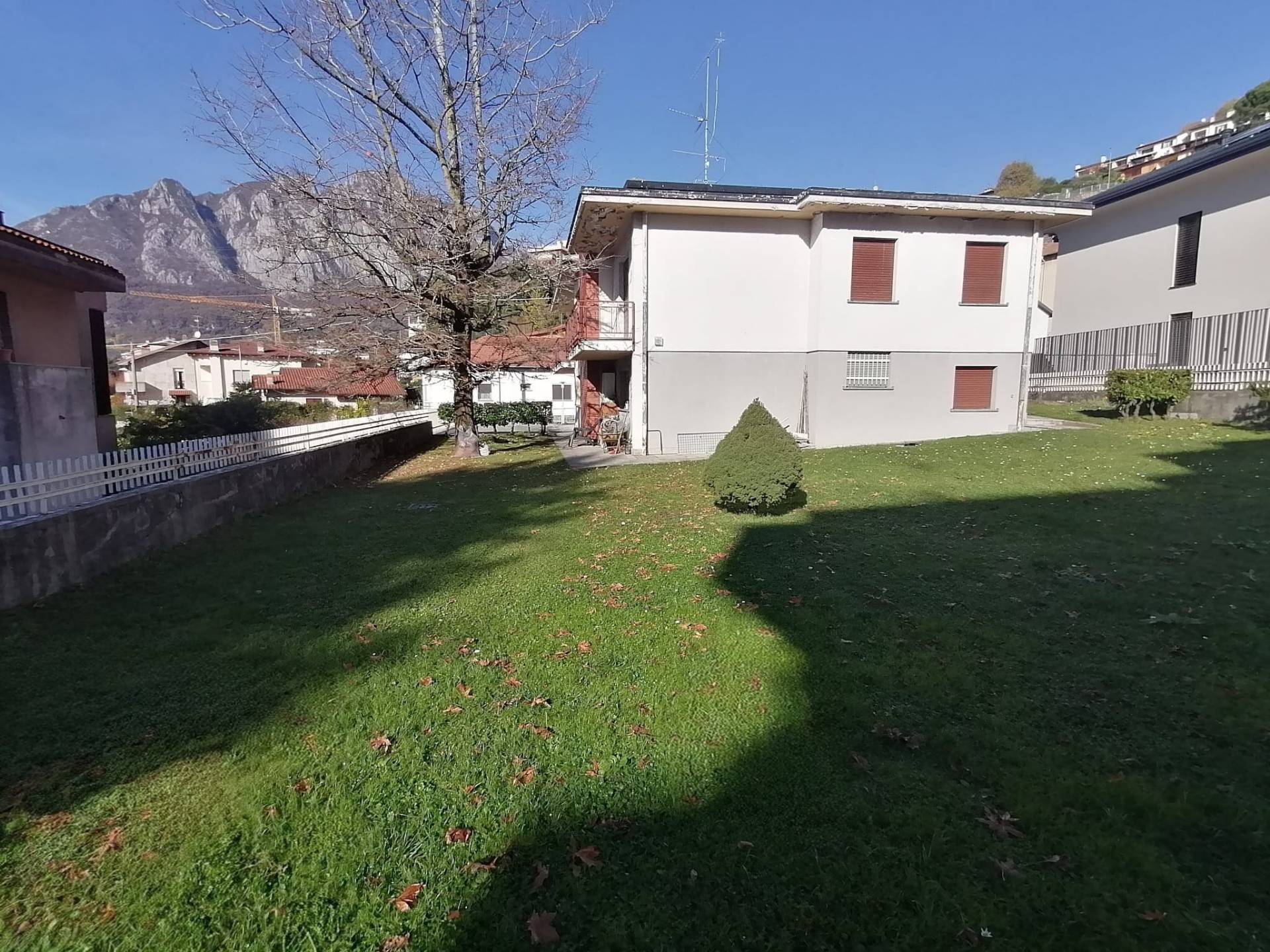 Villa singola in vendita a Lecco