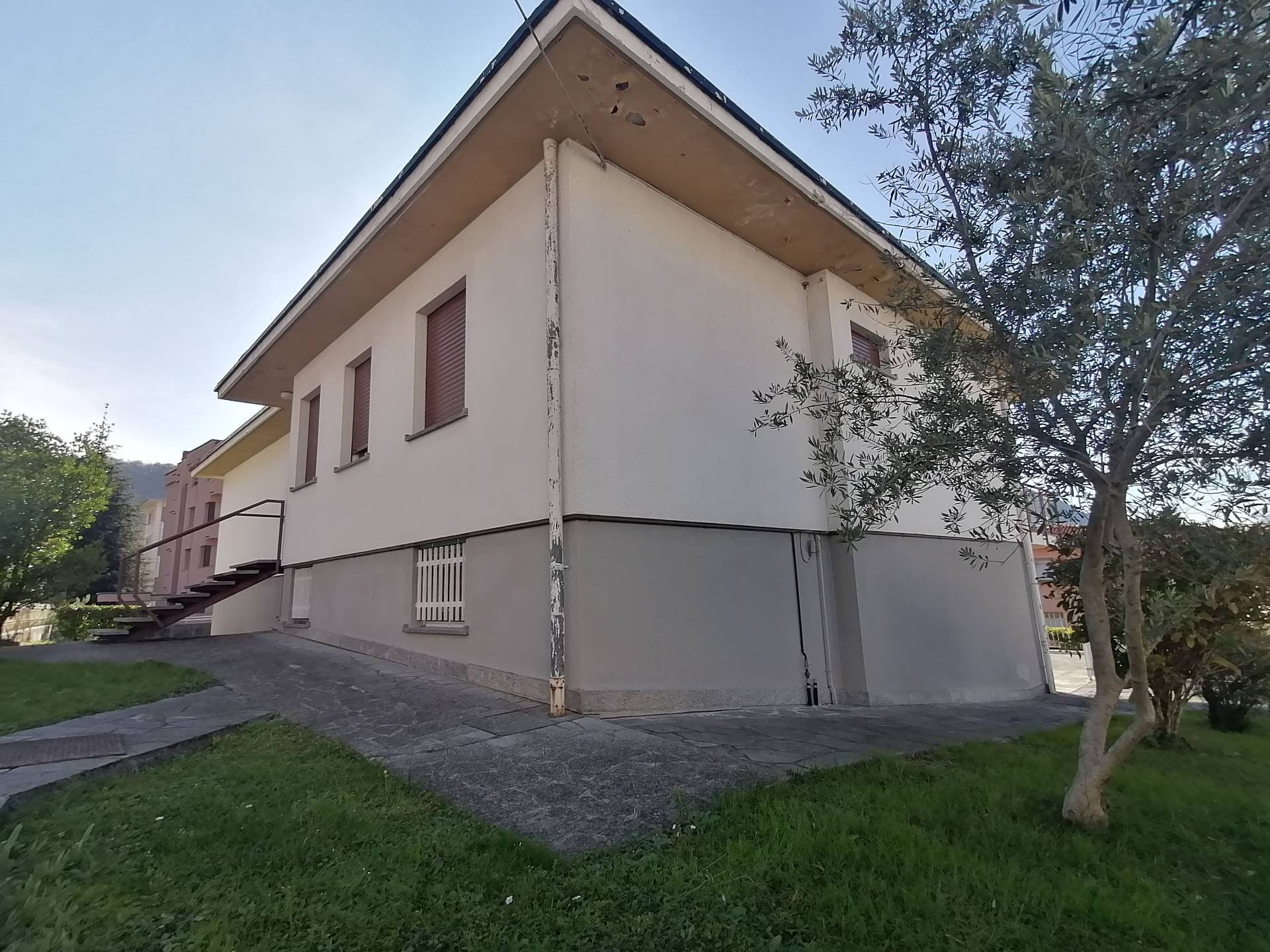 Villa singola in vendita a Lecco