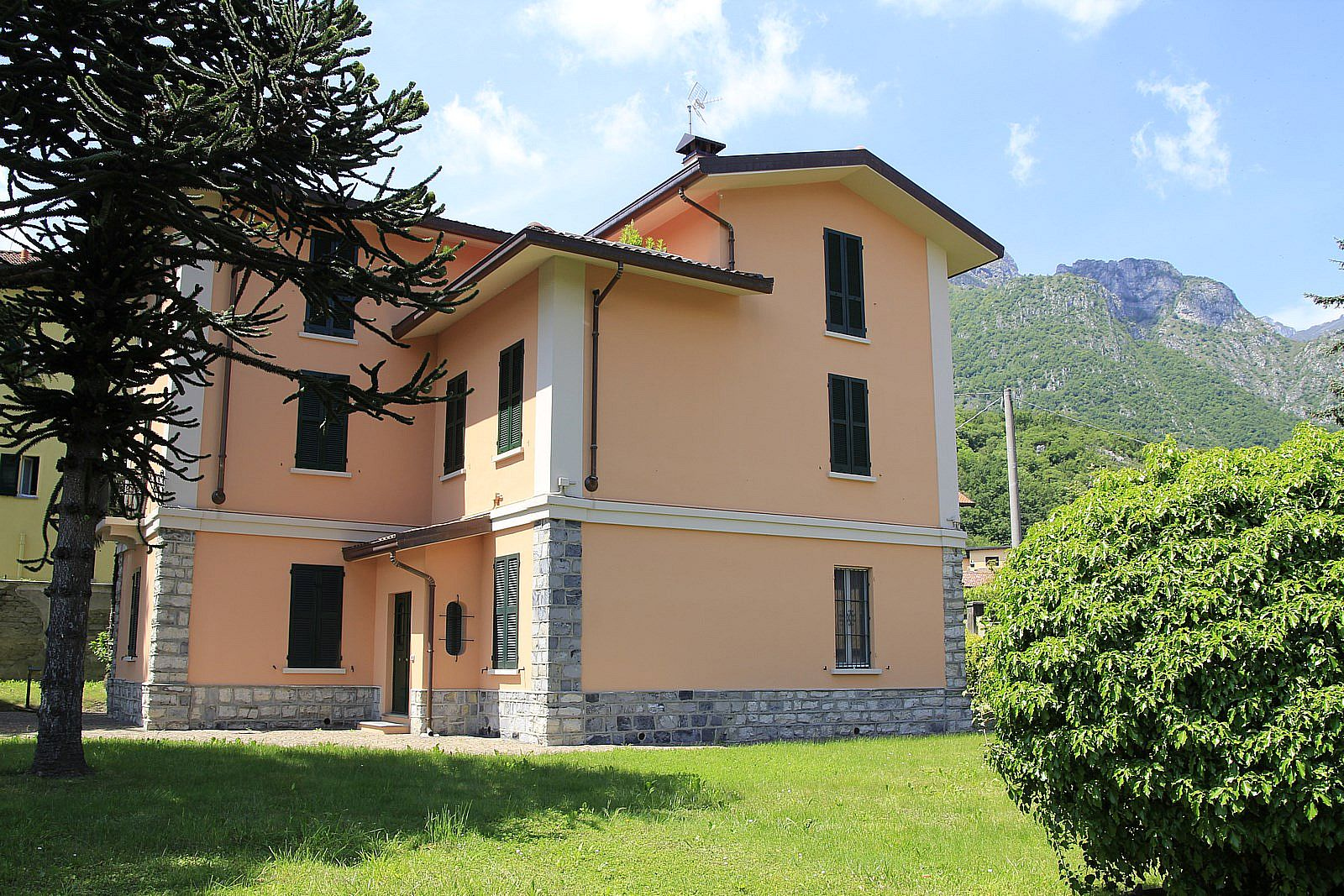 Villa singola in vendita a Lecco