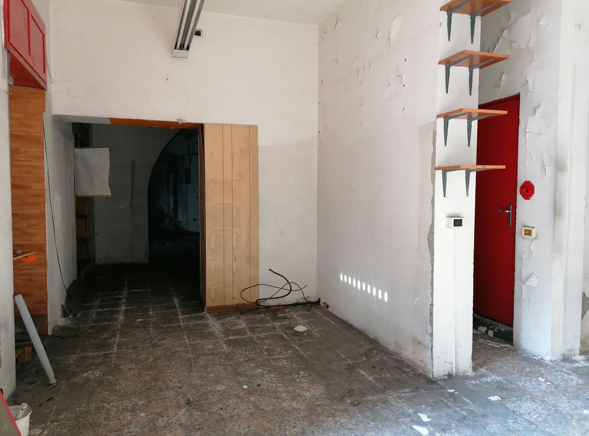 Locale commerciale in vendita a Lecco