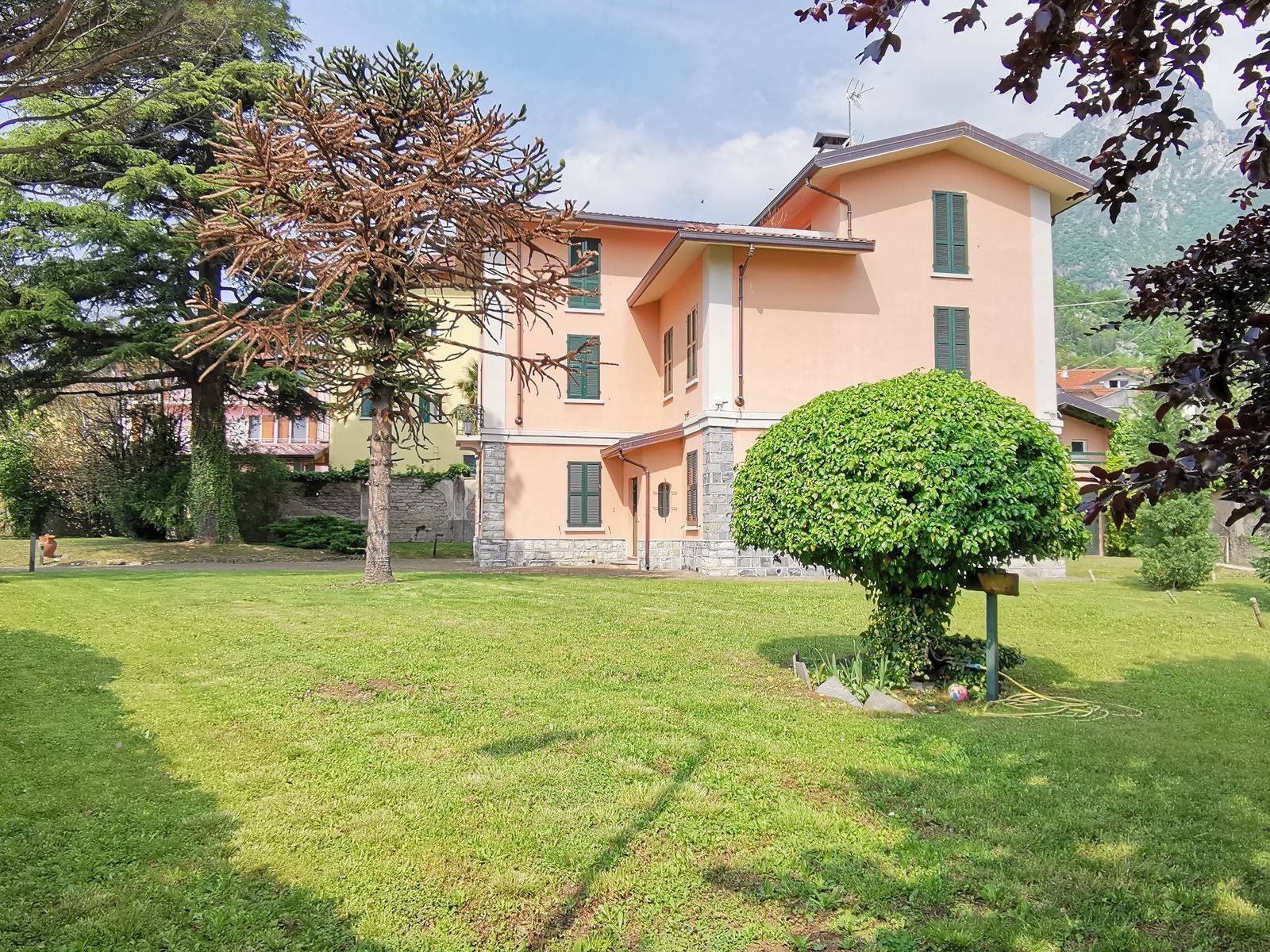 Villa singola in vendita a Civate