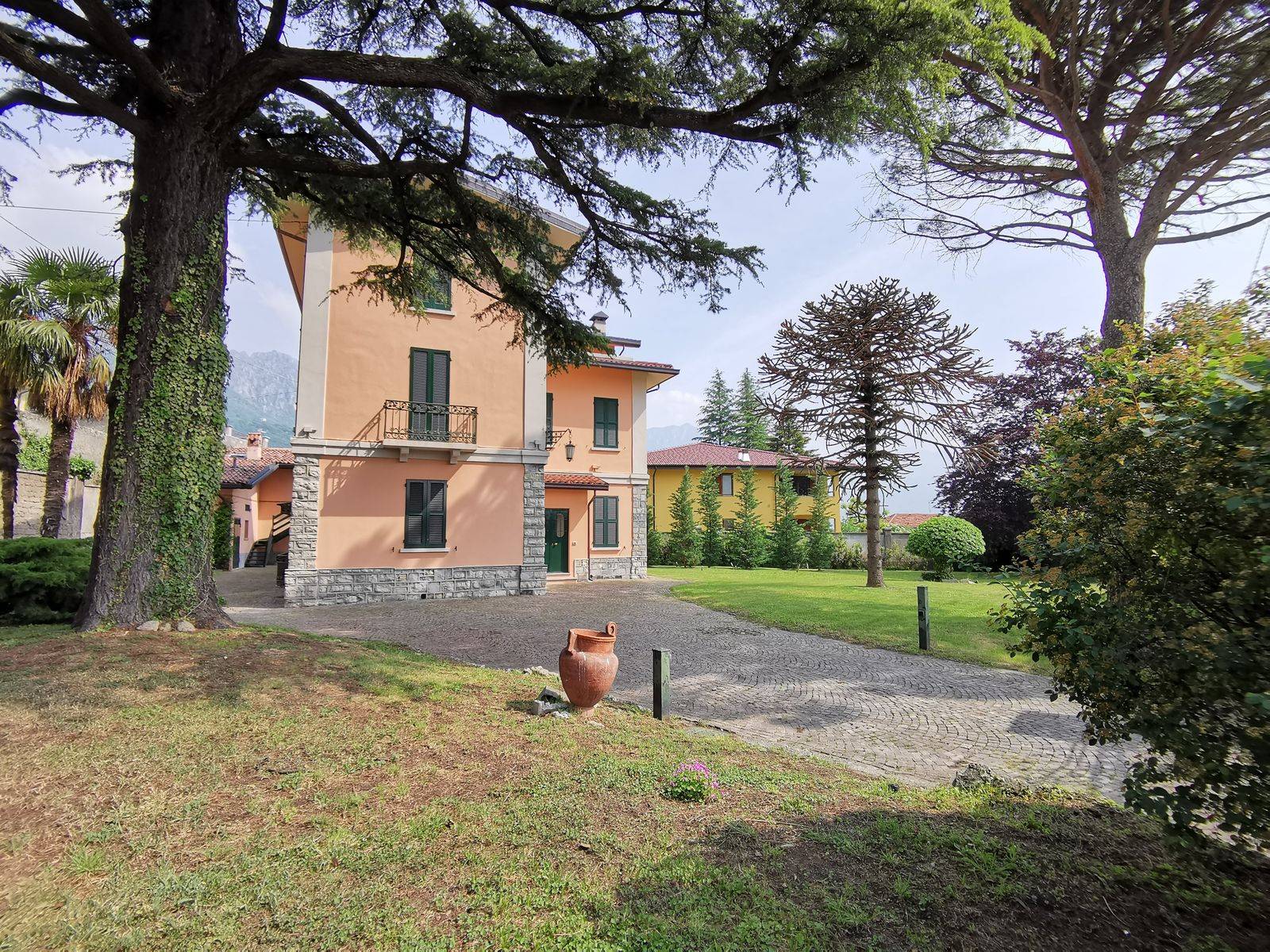 Villa singola in vendita a Civate