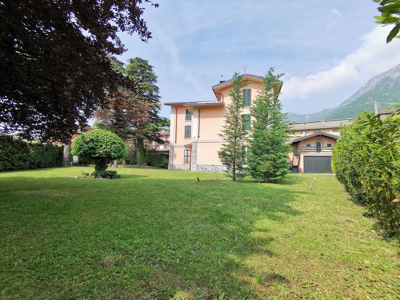 Villa singola in vendita a Civate