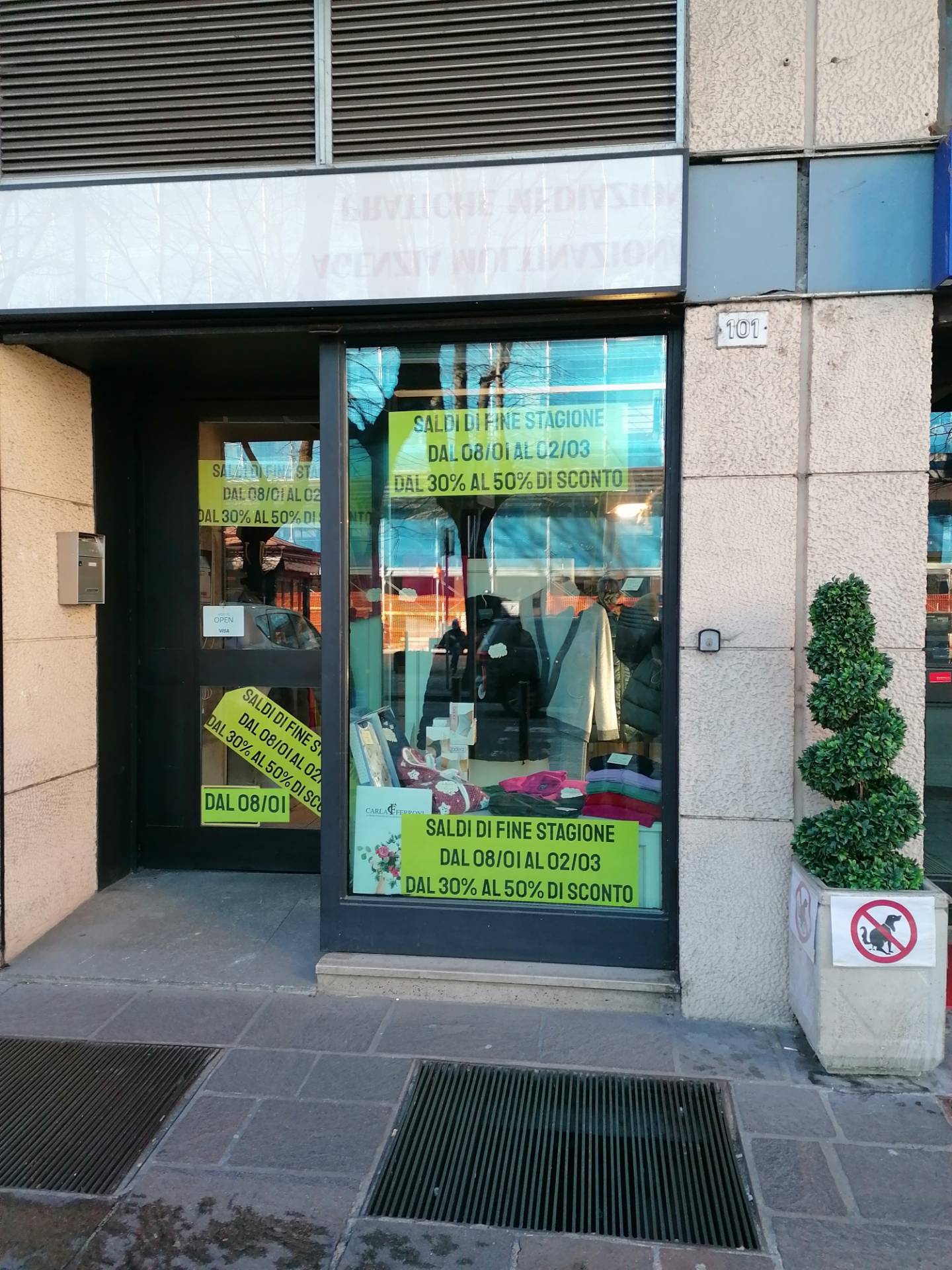 Locale commerciale in affitto a Lecco