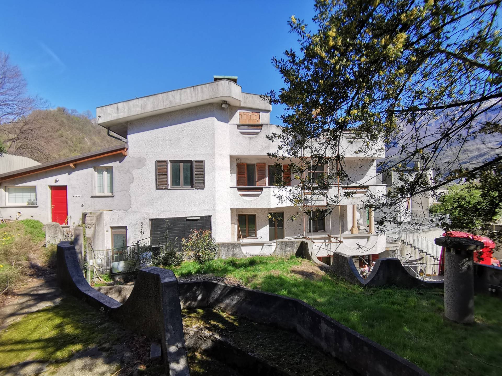 Villa singola in vendita a Pescate