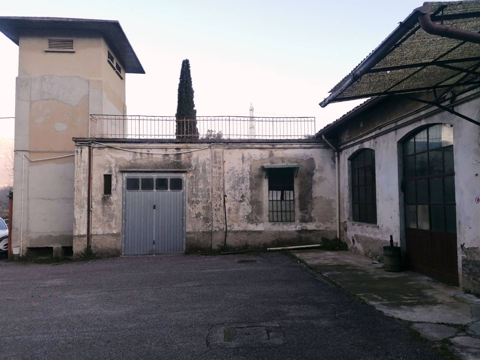 Capannone in vendita a Valgreghentino