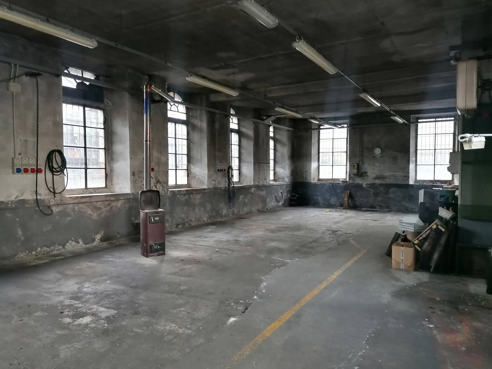 Capannone in vendita a Valgreghentino