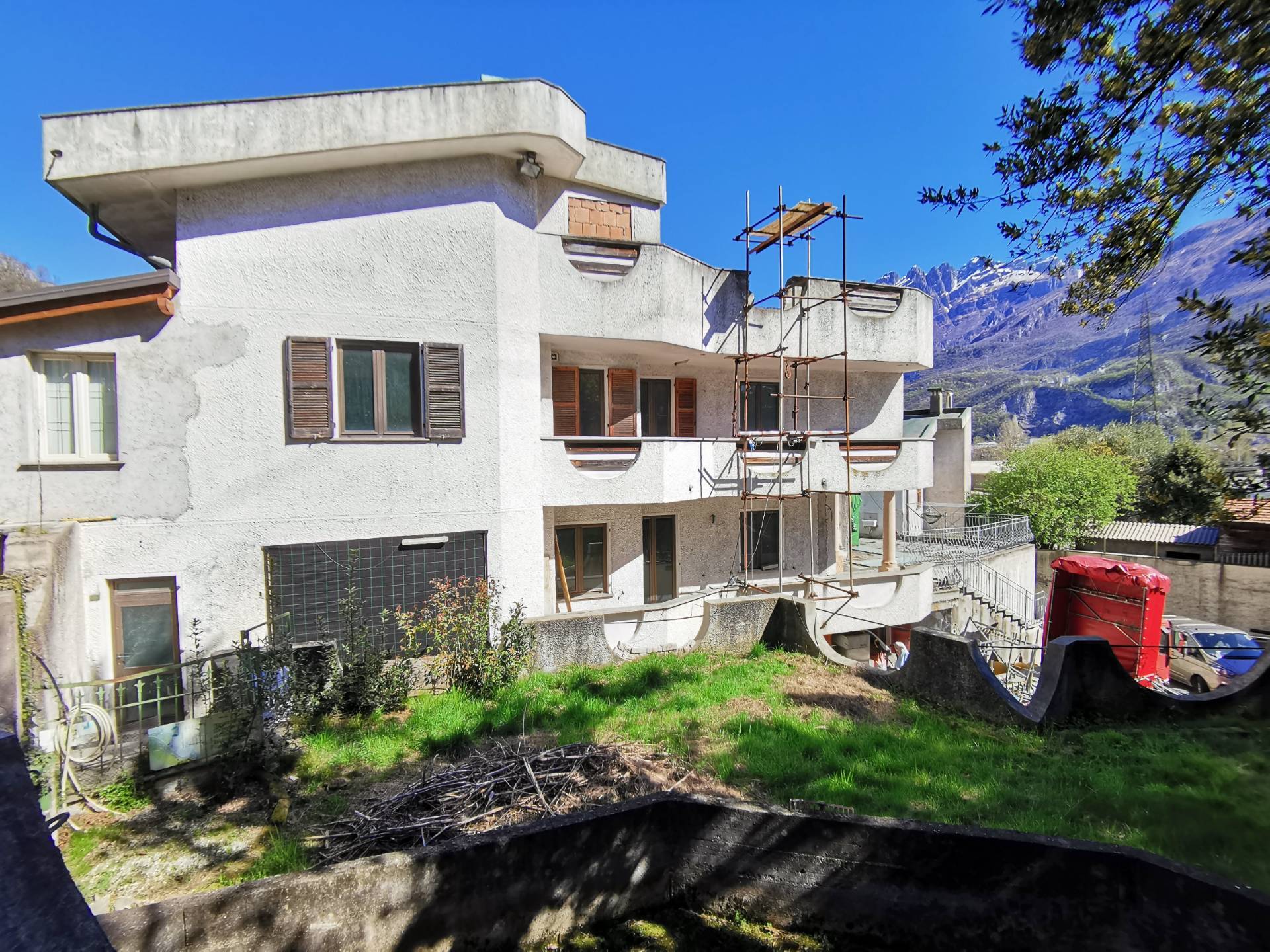 Villa singola in vendita a Pescate