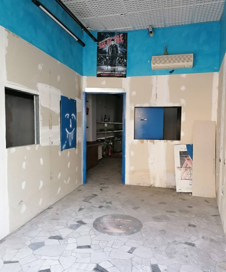 Locale commerciale in vendita a Lecco