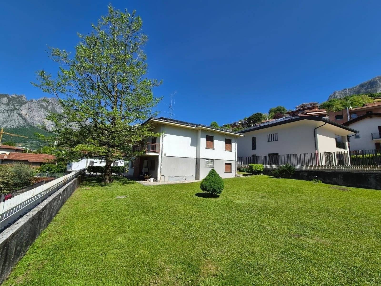 Villa singola in vendita a Lecco