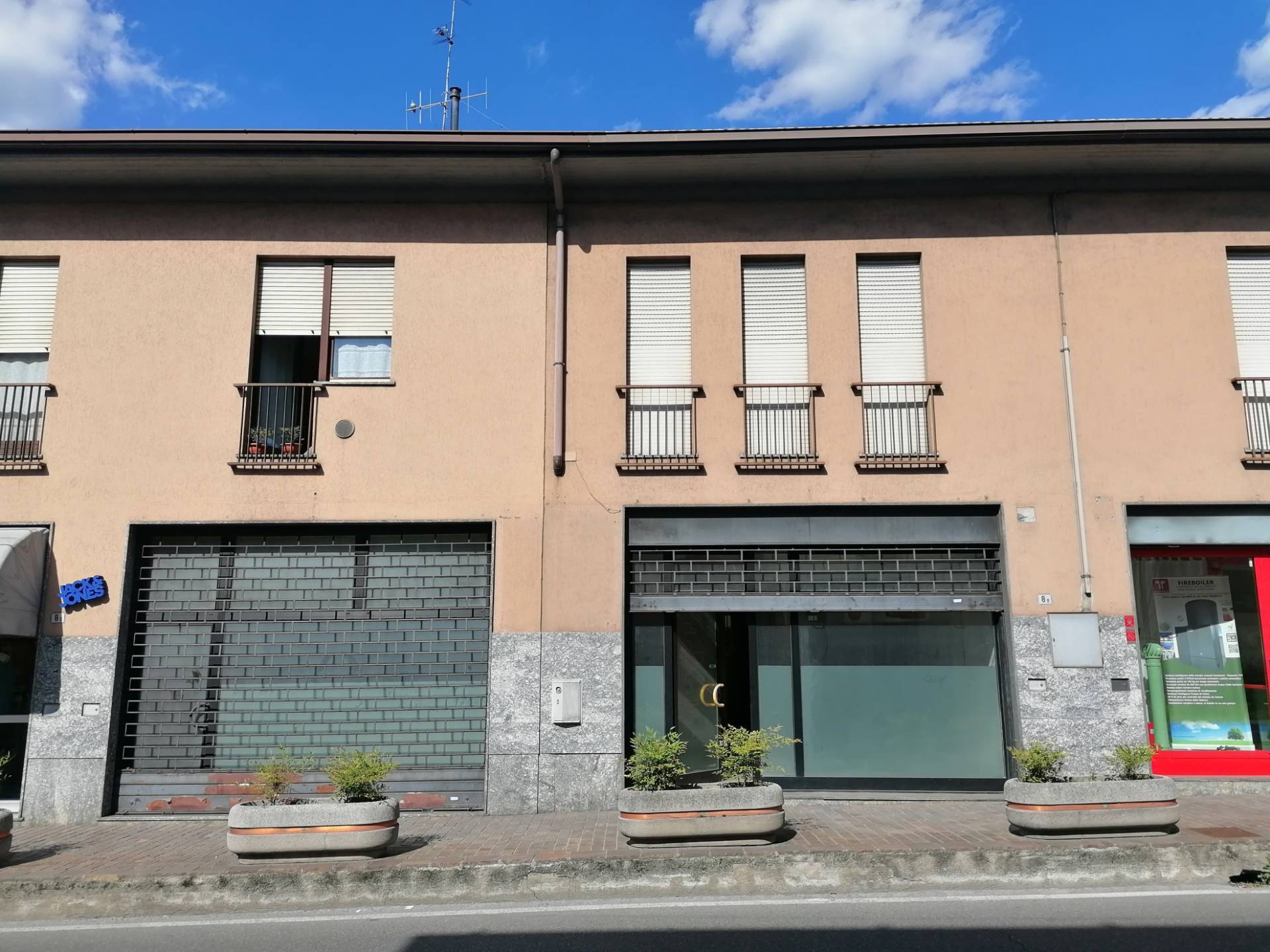 Locale commerciale in vendita a Calolziocorte