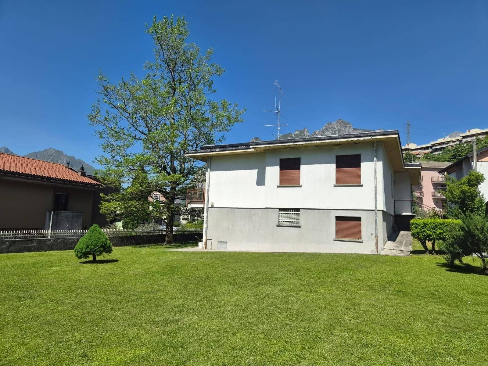 Villa singola in vendita a Lecco