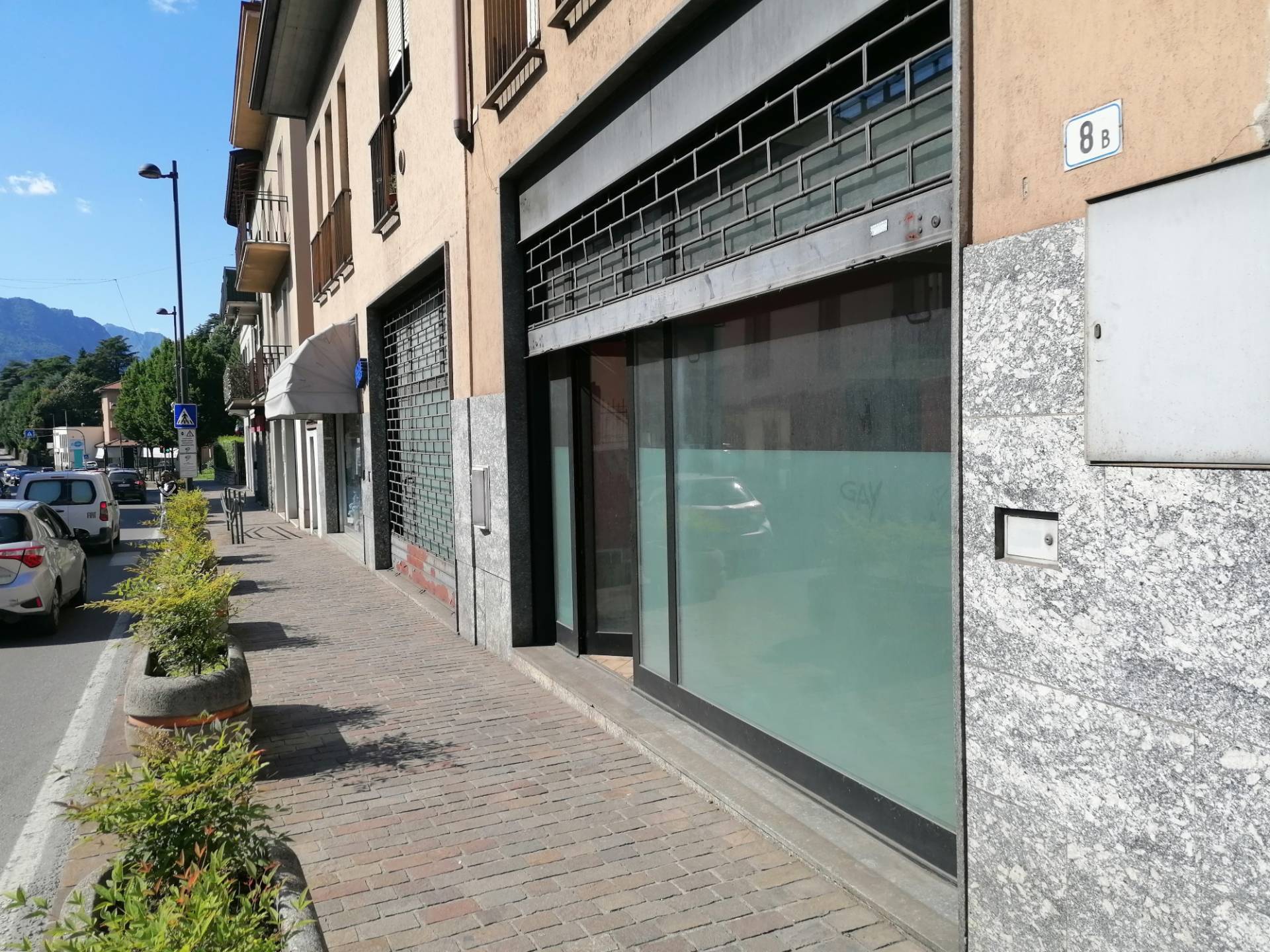 Locale commerciale in vendita a Calolziocorte