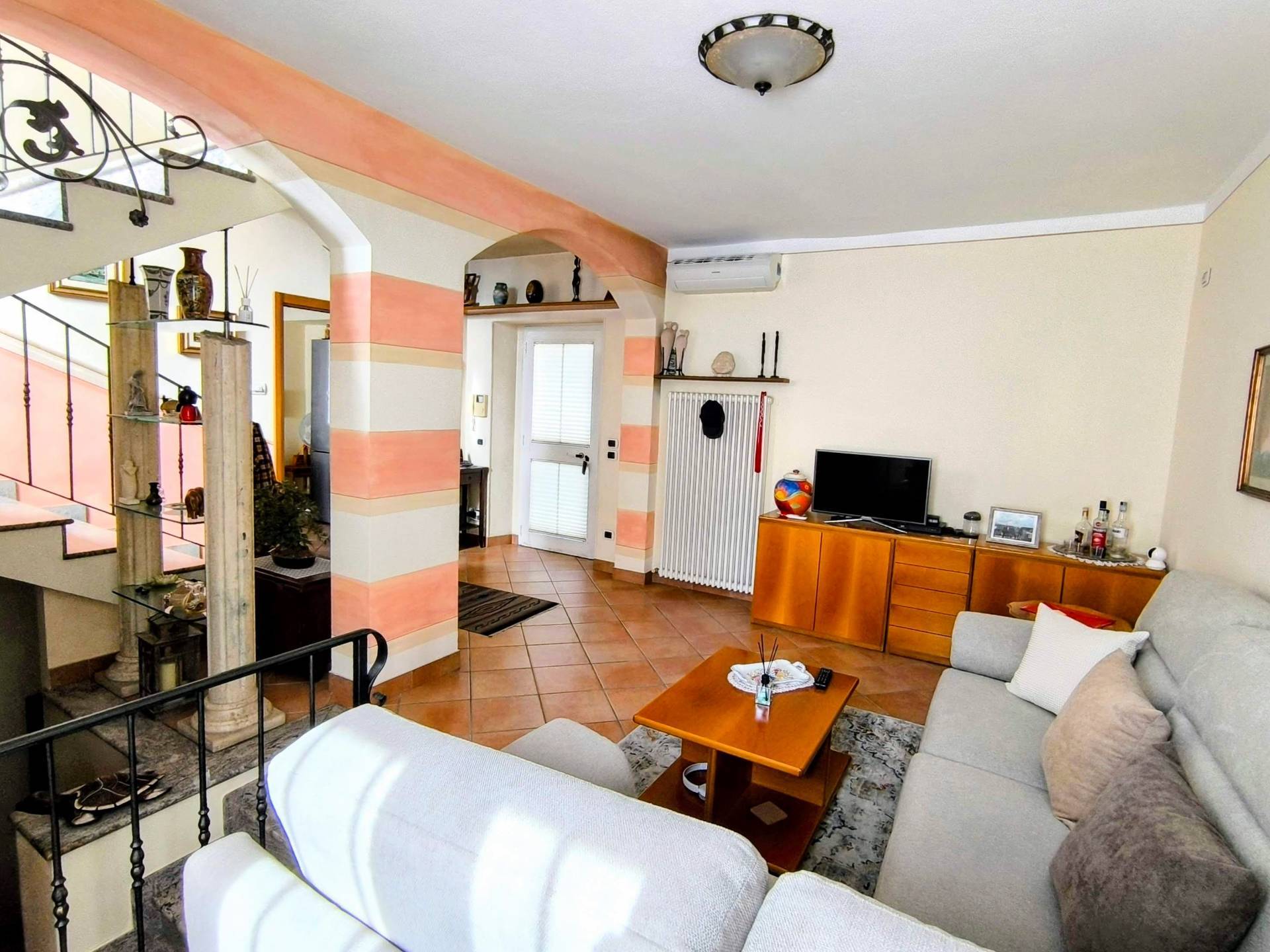 Casa Indipendente in vendita a Valmadrera