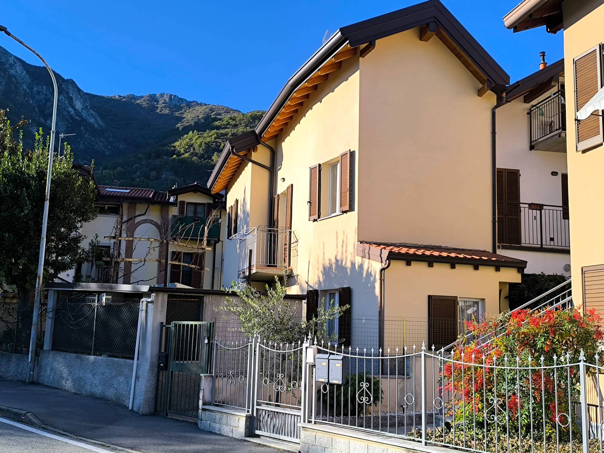 Casa Indipendente in vendita a Valmadrera