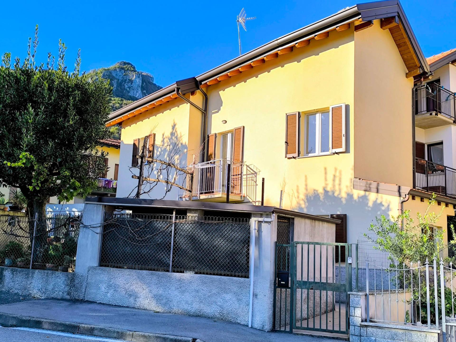 Casa Indipendente in vendita a Valmadrera