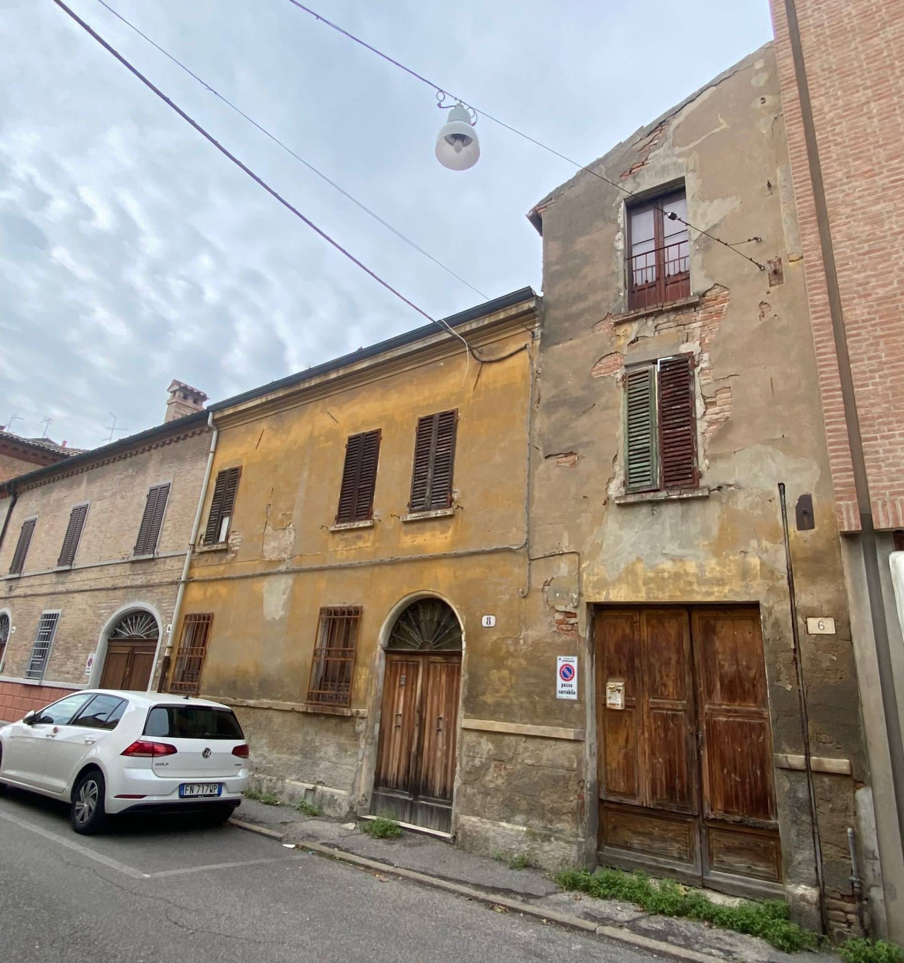 Casa indipendente con terrazzo, Ferrara centro storico
