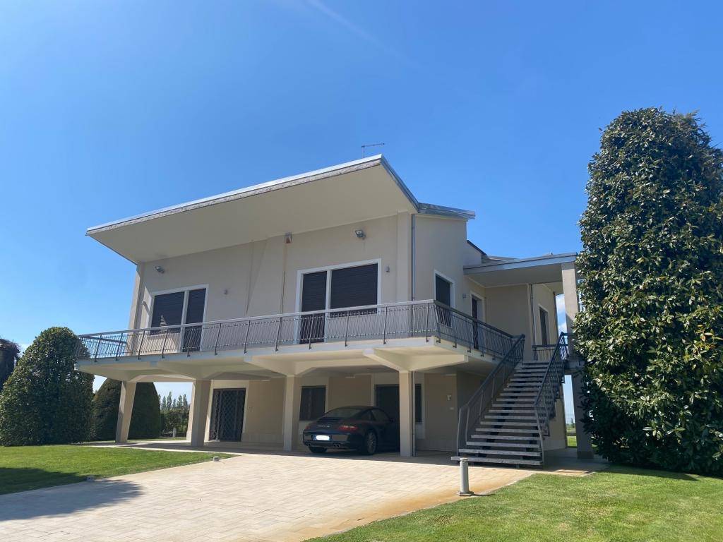 Casa indipendente con terrazzo a Terre del Reno