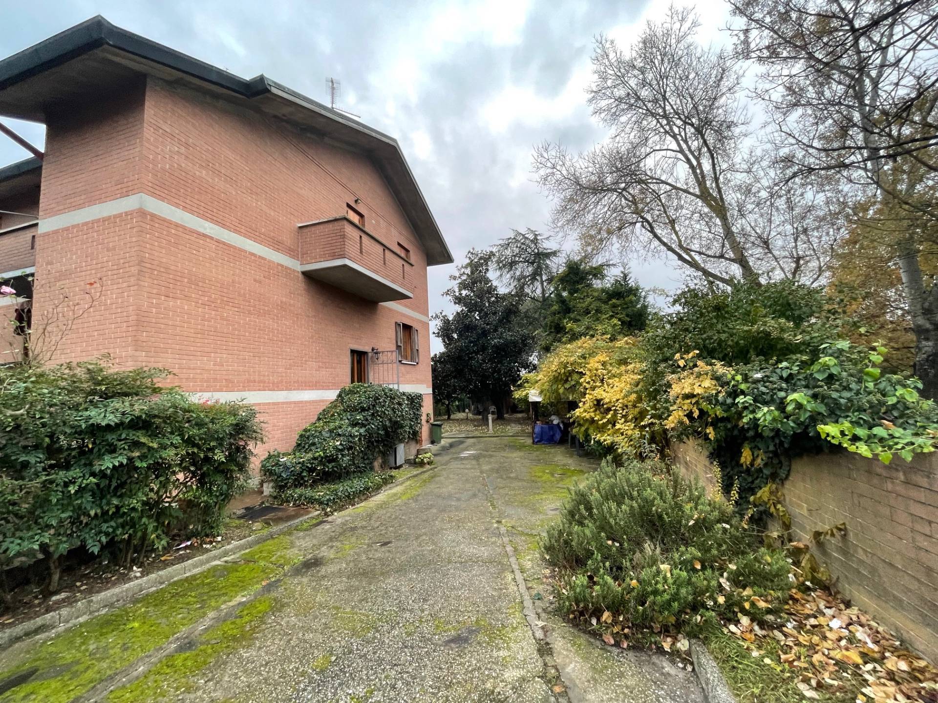 Casa indipendente con box doppio, Ferrara fuori mura - zona sud