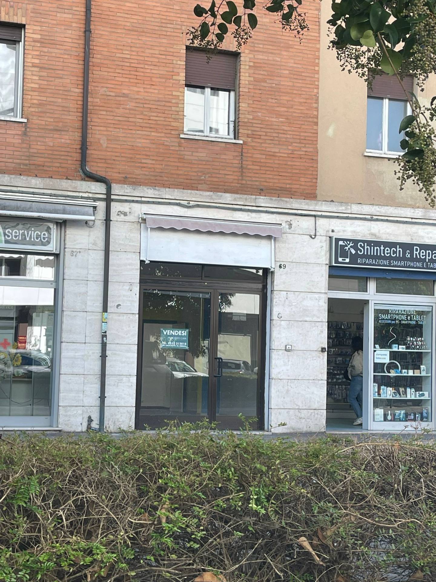 Negozio in vendita a Ferrara, Fuori Mura - Zona Sud