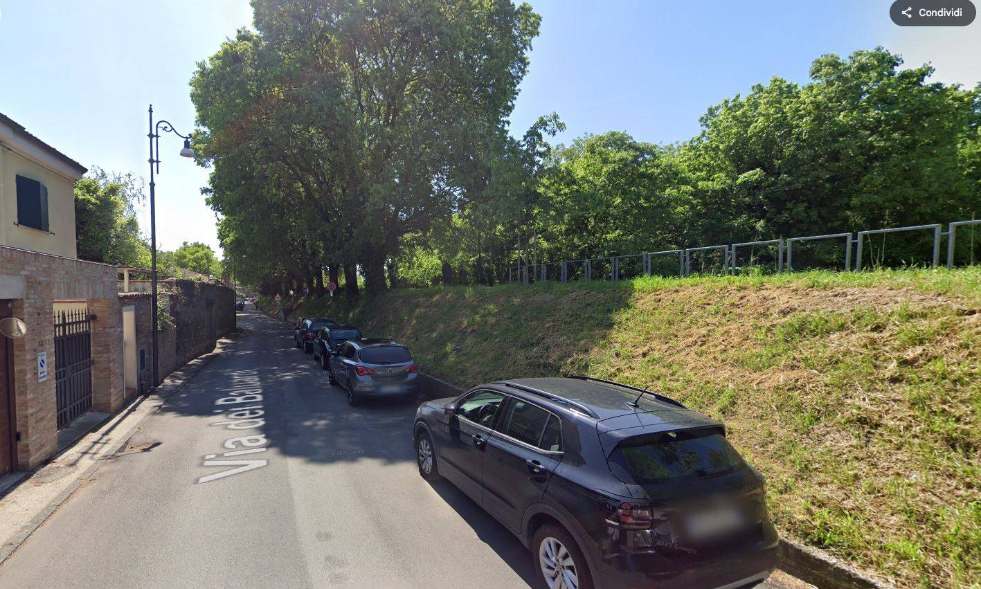 Posto auto coperto in vendita a Ferrara, Centro storico