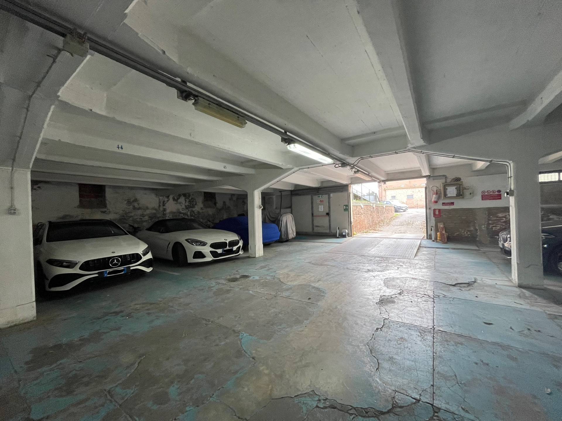 Posto auto coperto in vendita a Ferrara, Entro Mura