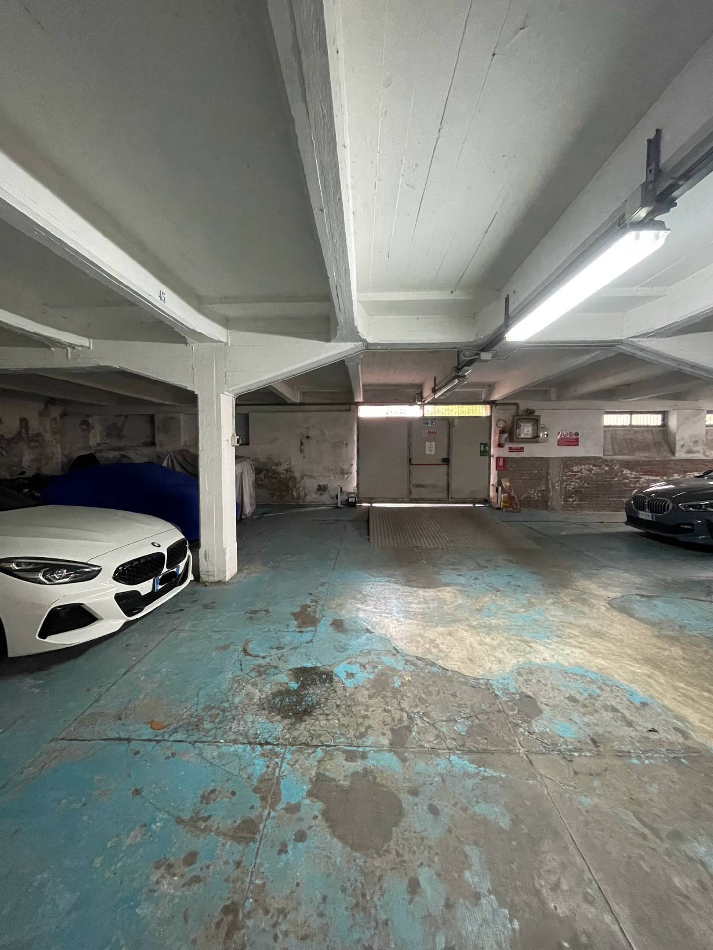 Posto auto coperto in vendita a Ferrara, Entro Mura