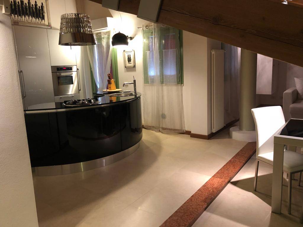 Appartamento in vendita a Ferrara, Centro storico