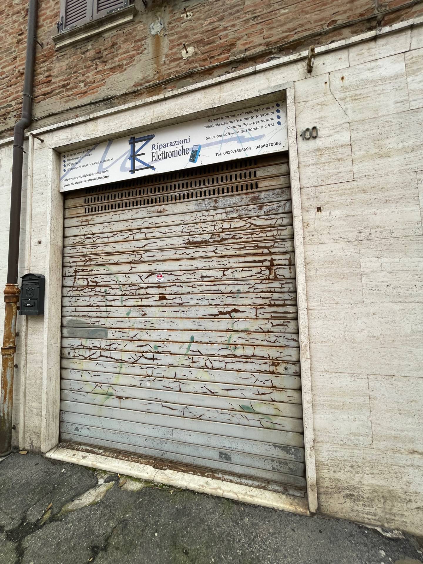 Garage / Posto auto in vendita a Ferrara, Centro storico