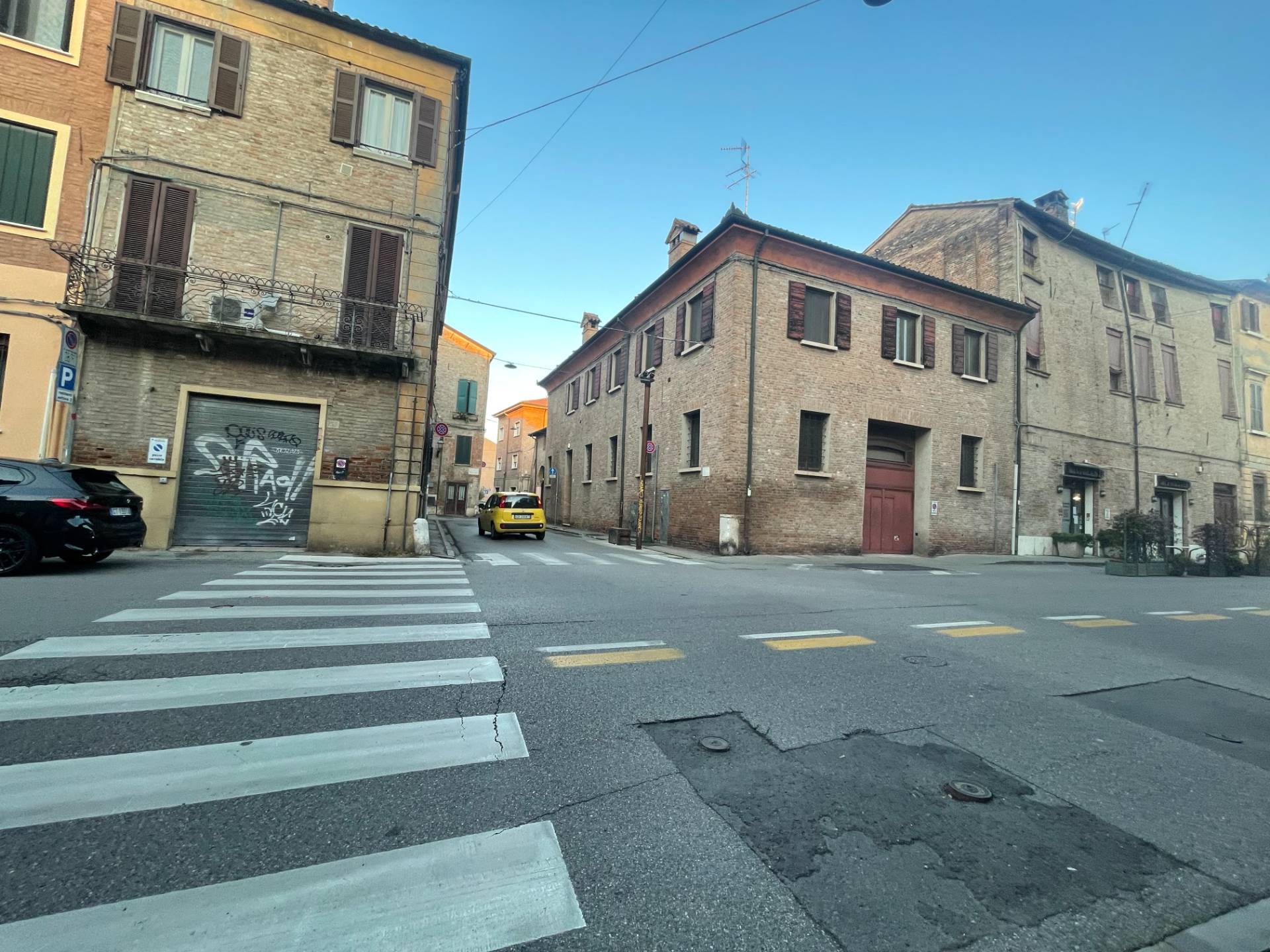 Garage / Posto auto in vendita a Ferrara, Centro storico