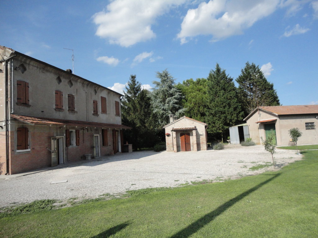 Casa / Villa / Villetta in vendita a Ferrara, Monestirolo