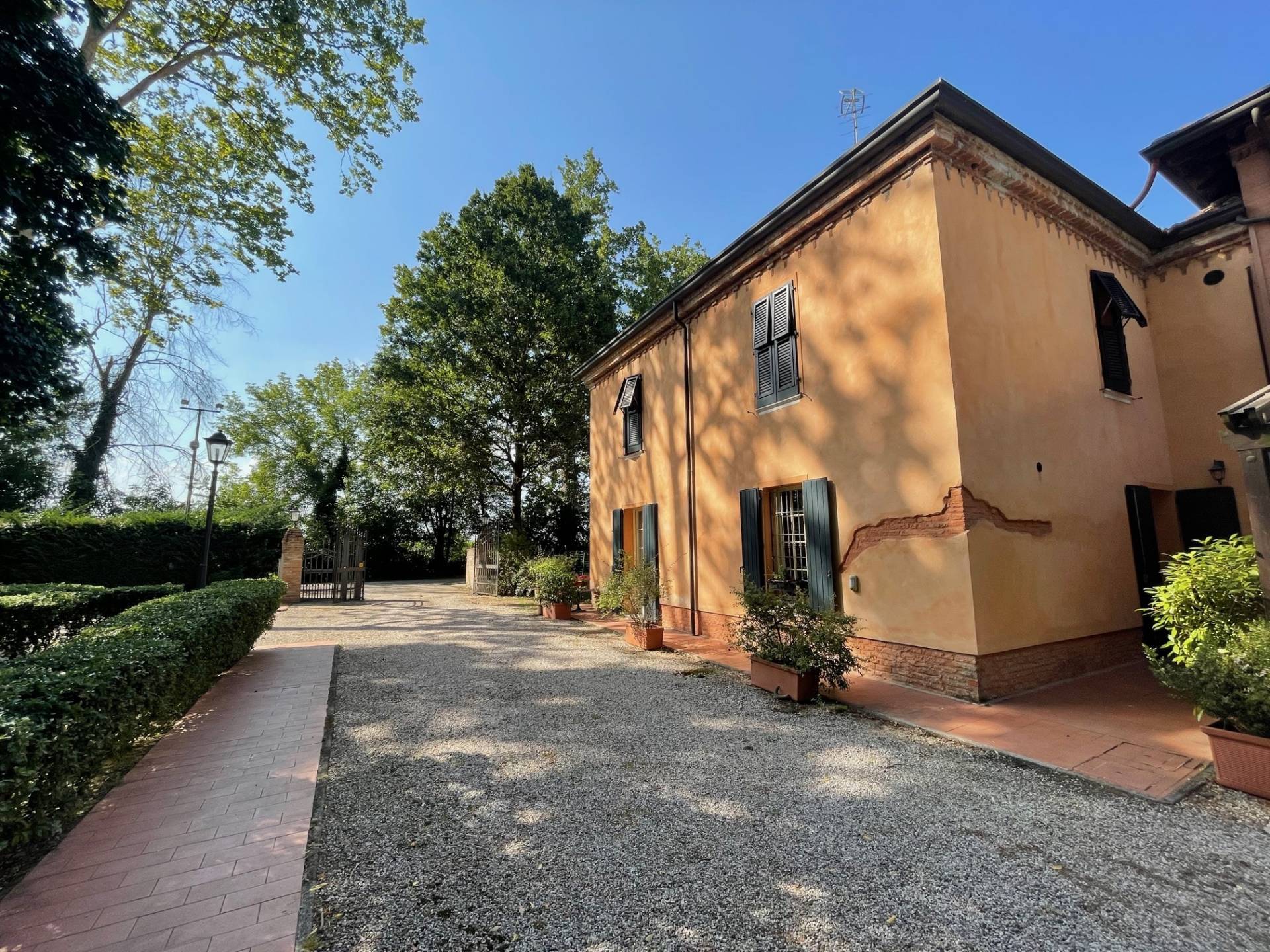 Casa / Villa / Villetta in vendita a Ferrara, Gaibanella