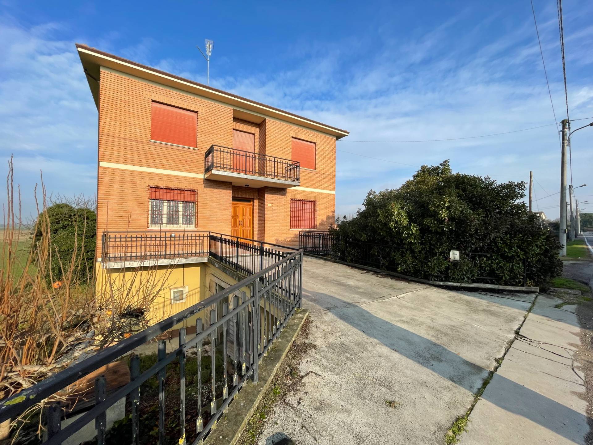 Casa / Villa / Villetta in vendita a Terre del Reno