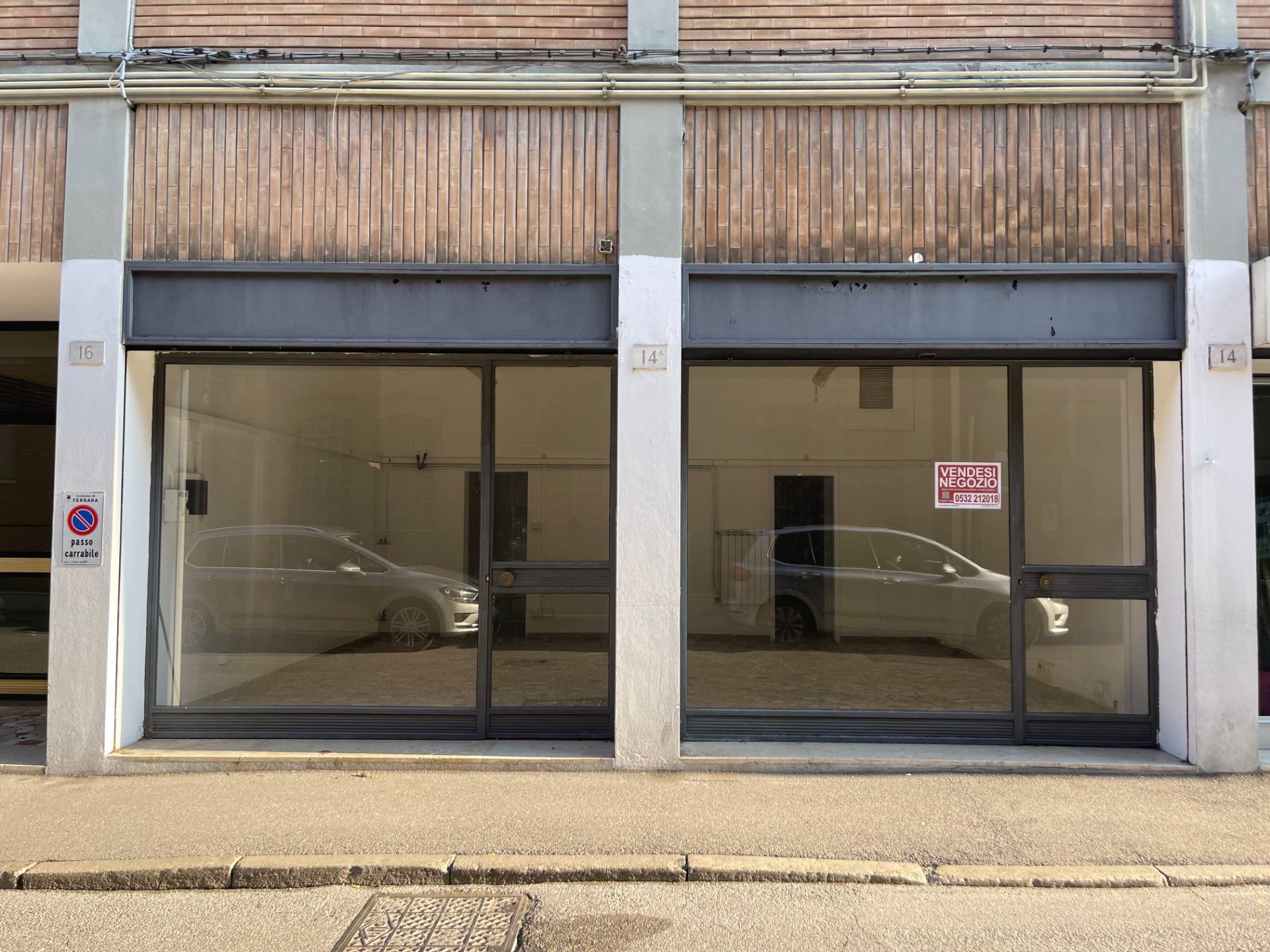 Negozio in vendita a Ferrara, Centro storico