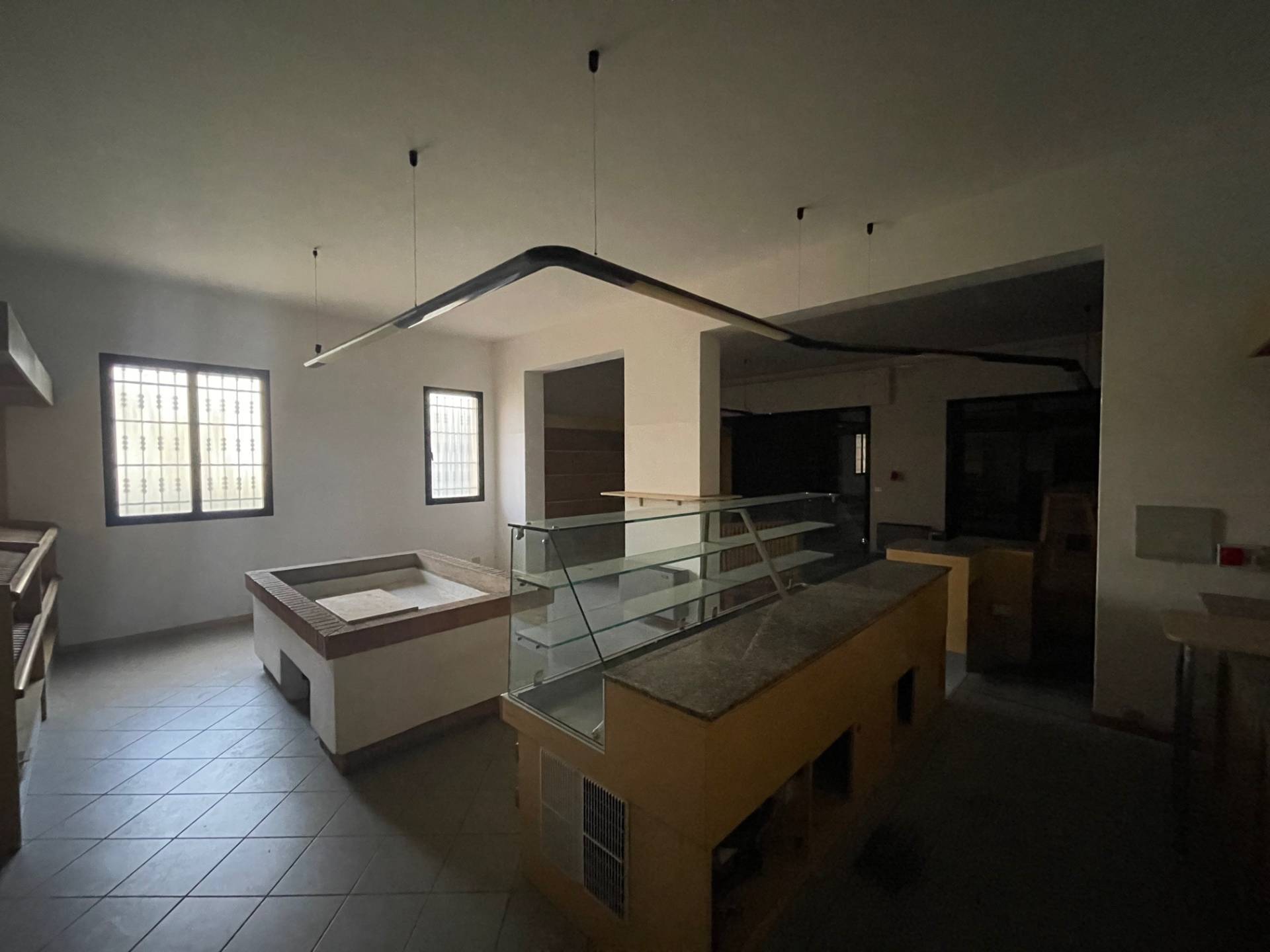 Negozio in vendita a Ferrara, Fuori Mura - Zona Est