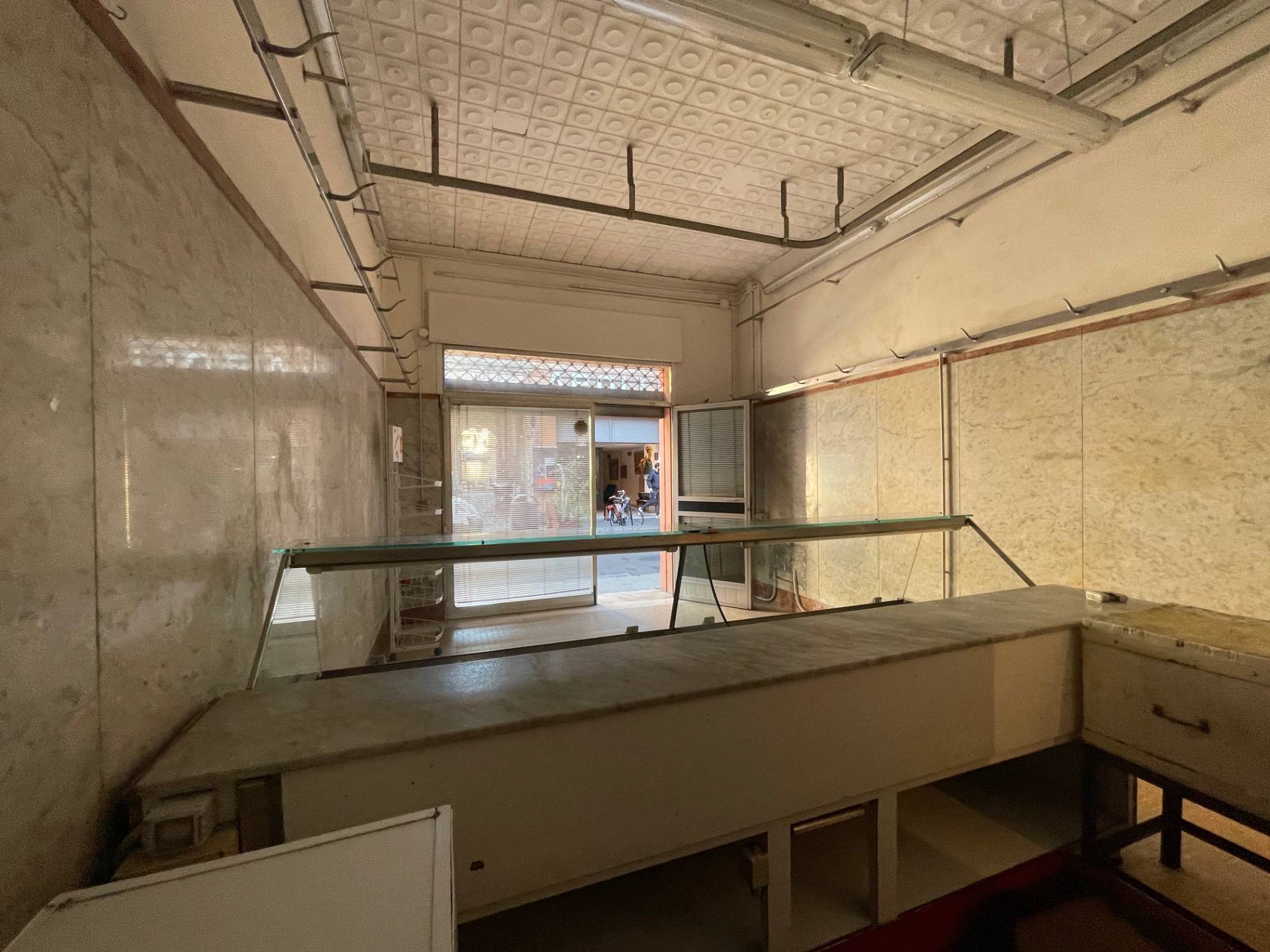 Negozio in vendita a Ferrara, Centro storico