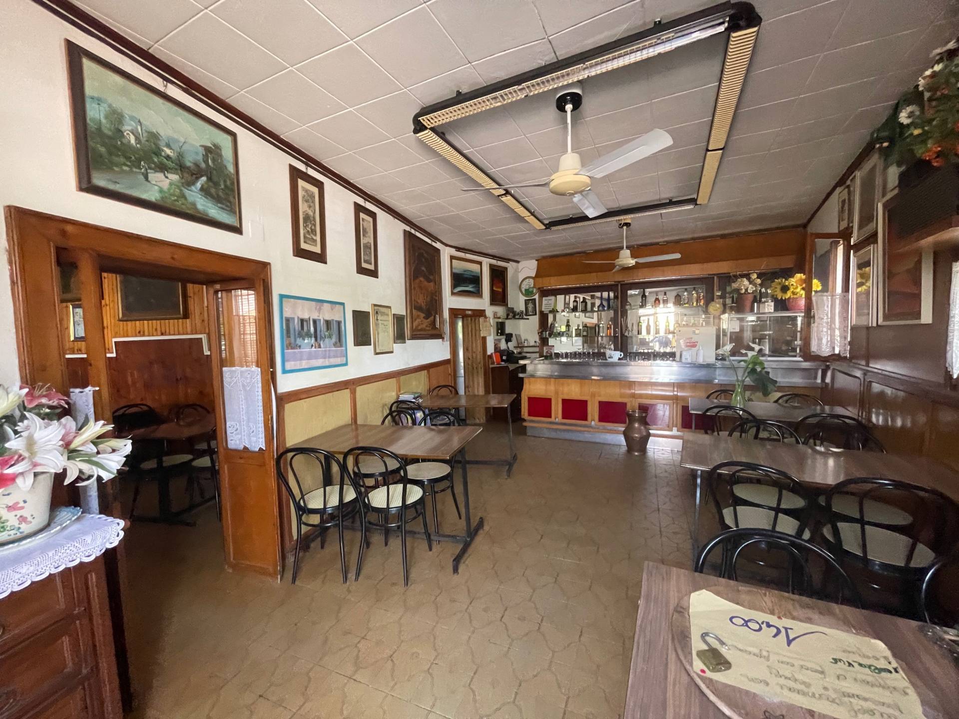 Negozio in vendita a Ferrara, Centro storico